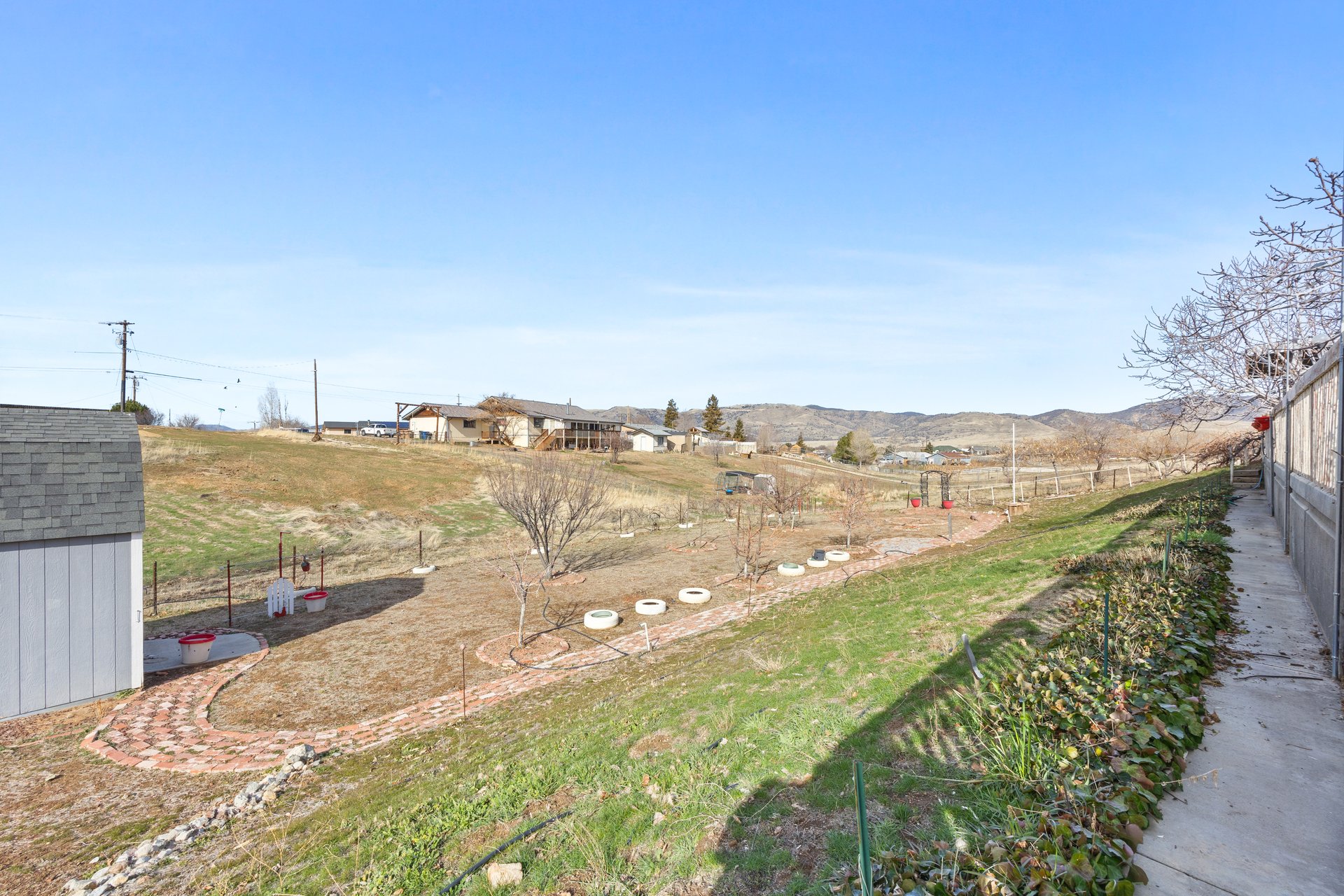 Charming Cul-de-Sac Home in East Golden Hills – 21941 Fig Court