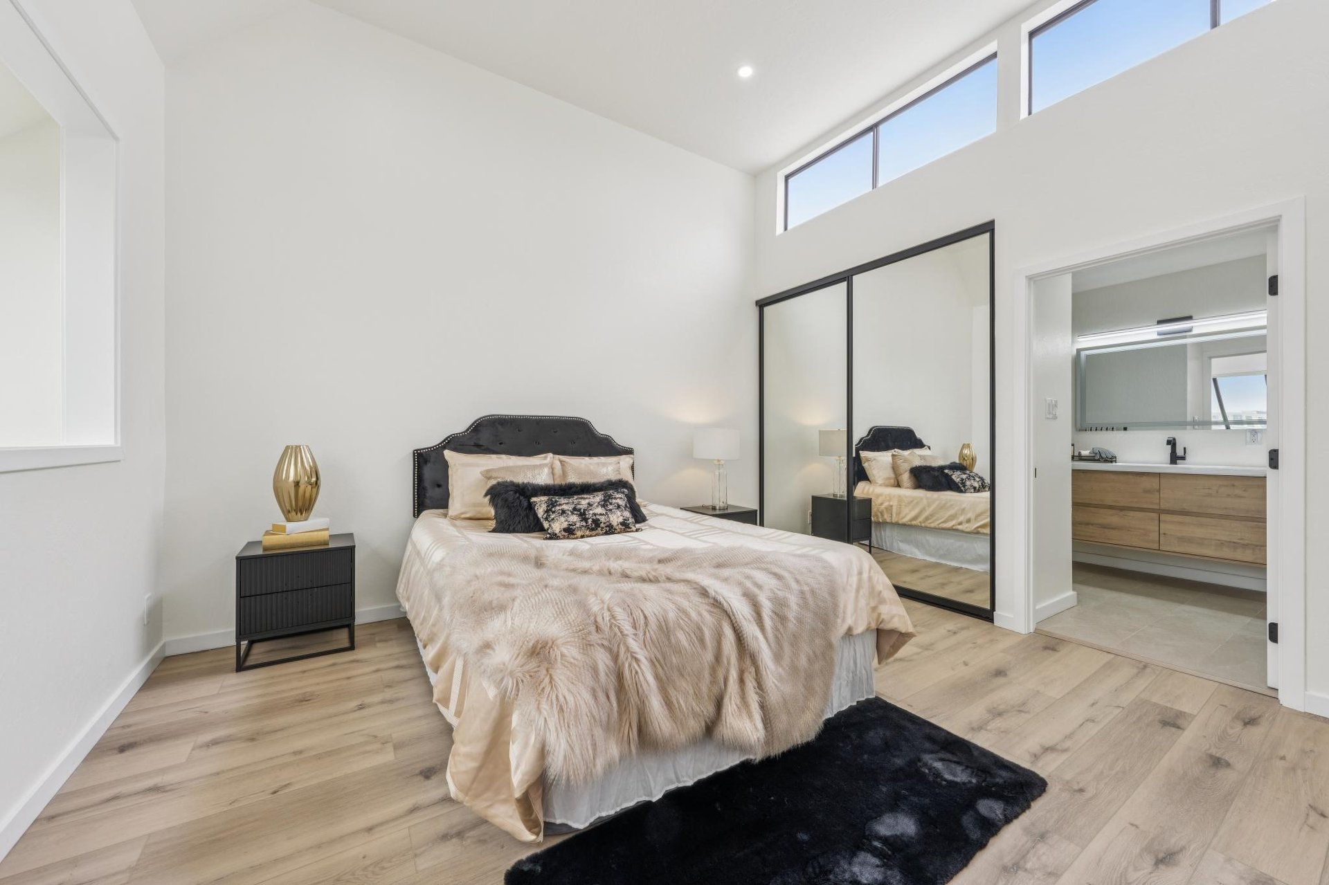 7 Embarcadero West #207