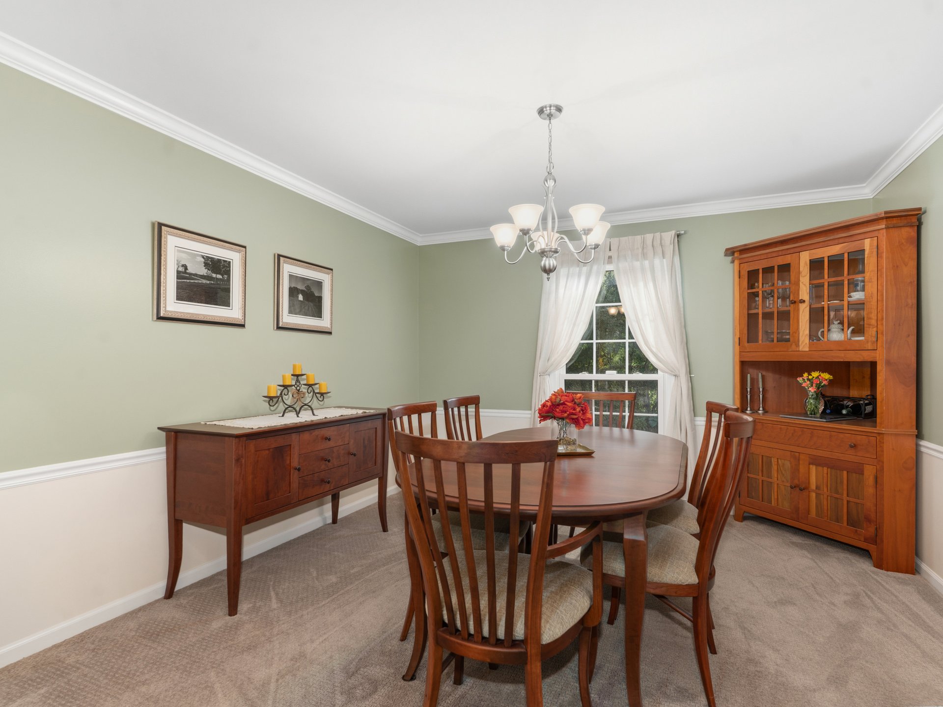 1235  Pin Oak Court