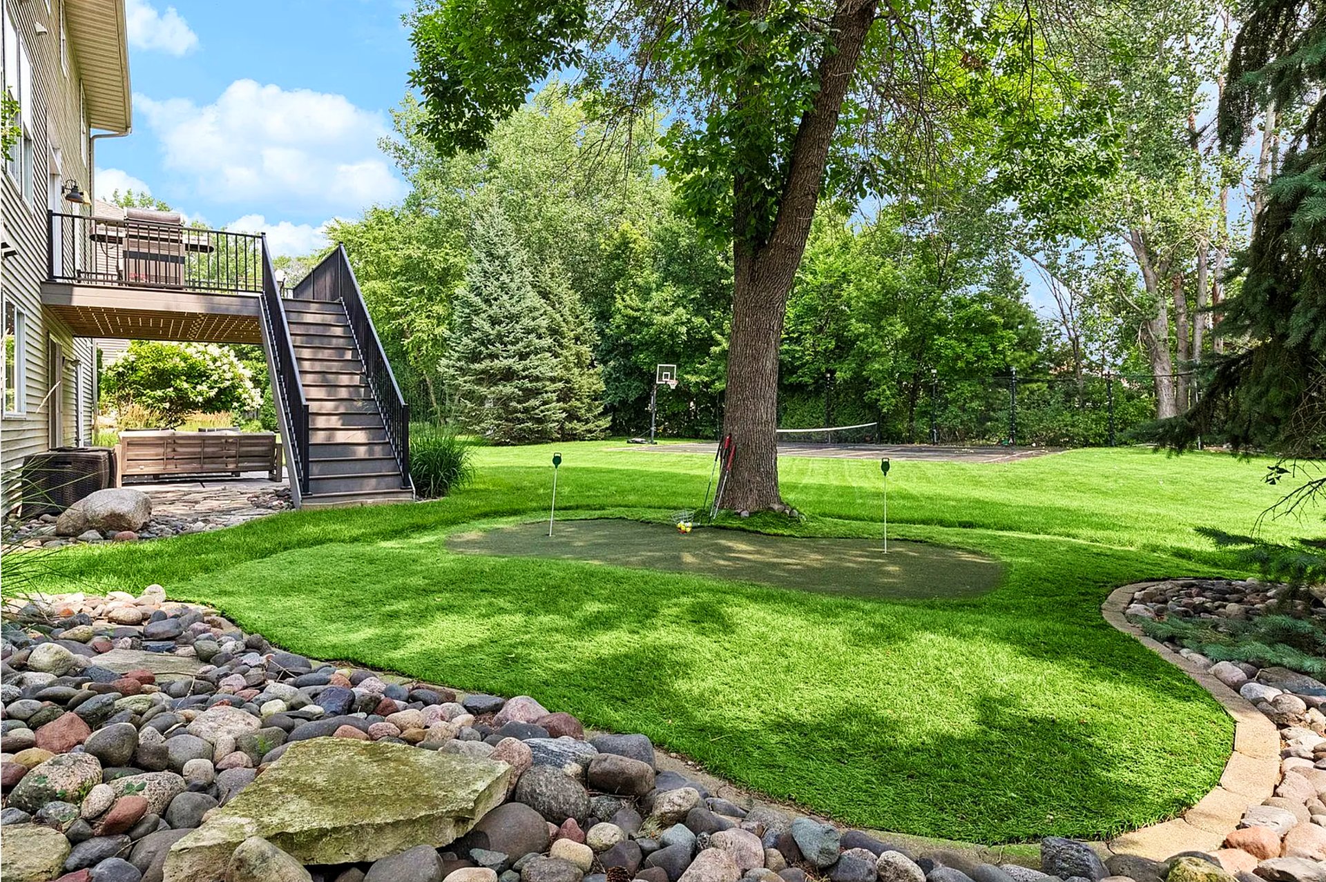 Stunning 2-Story in Springfield Community