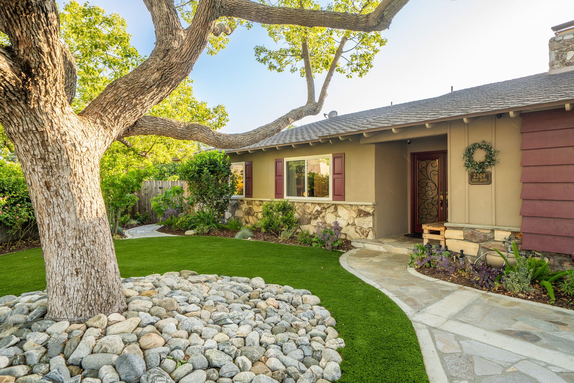 2309 Perry Court