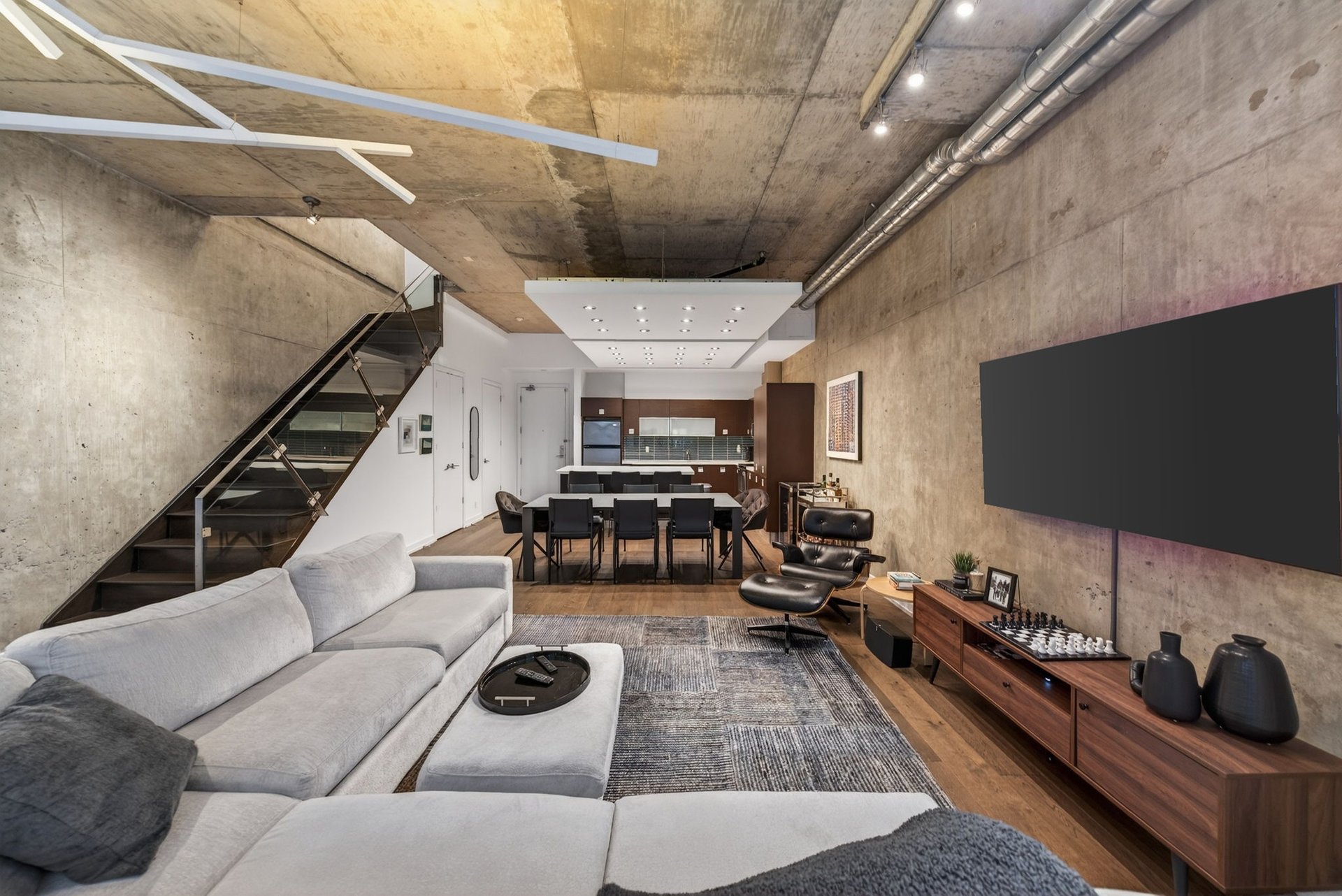  SOLD: In The Heart Of Vibrant King West