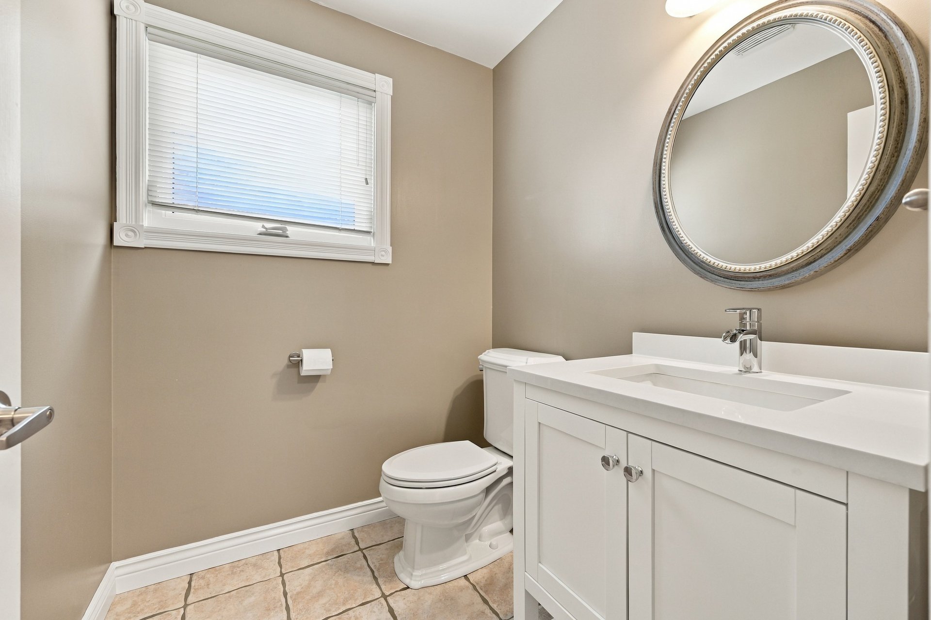 Executive home in Oakville's prestigious Glen Abbey community