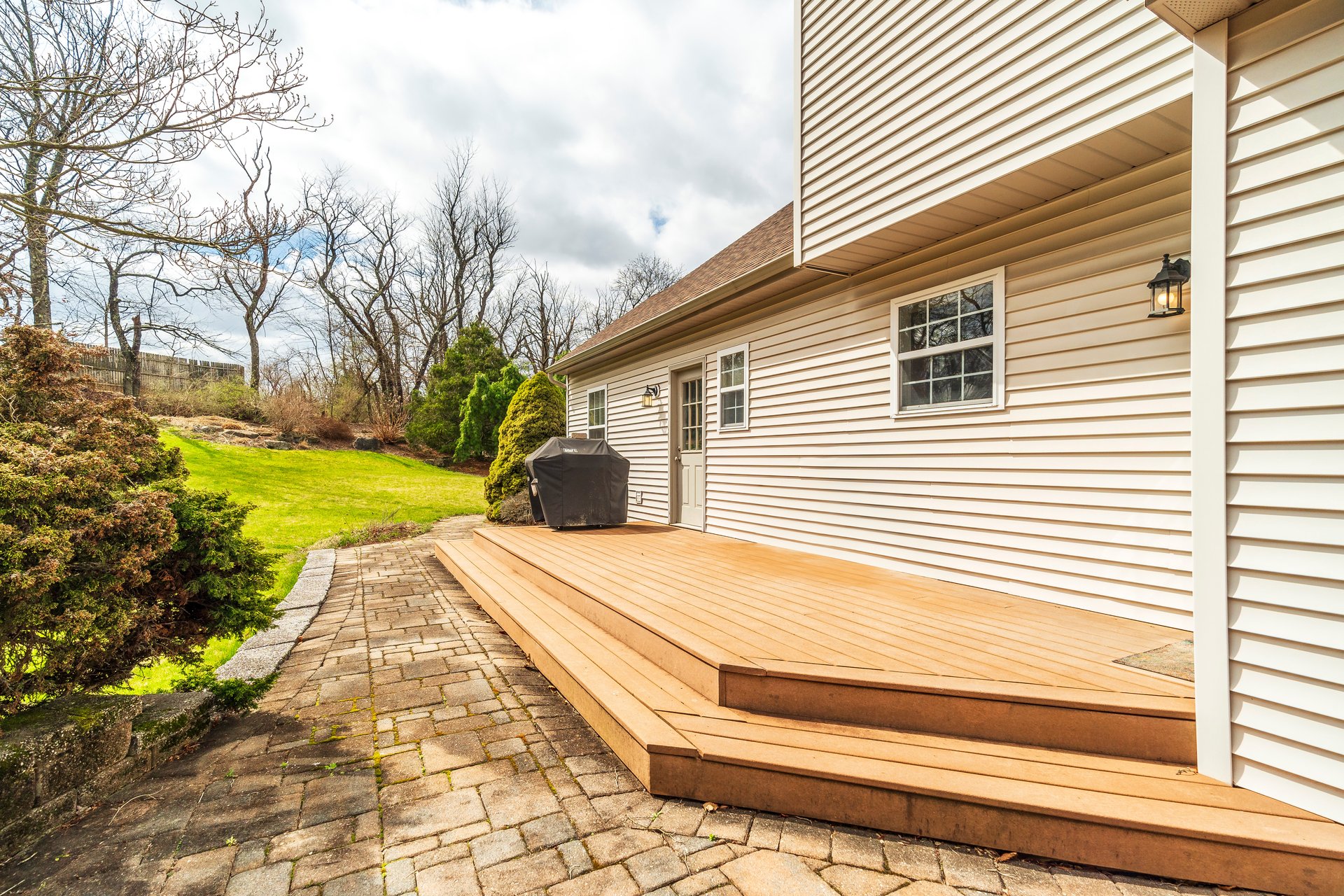 7055 Maple Court