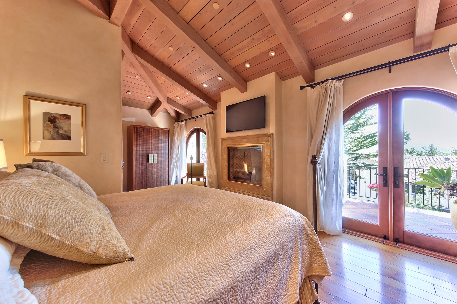Carmel Penthouse - Luxury Rental