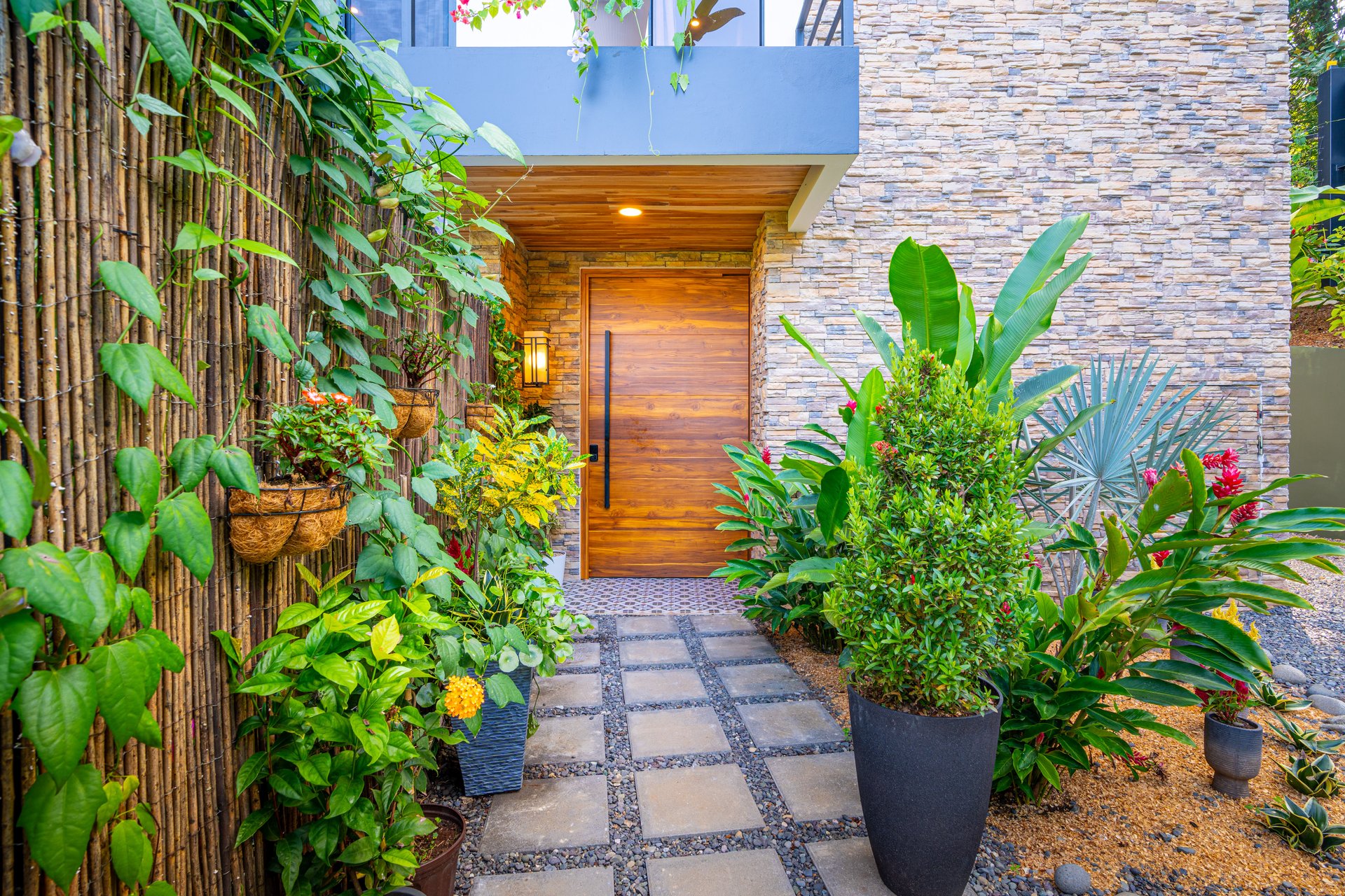 Private Ocean View Oasis- Modern & Tropical in Escaleras