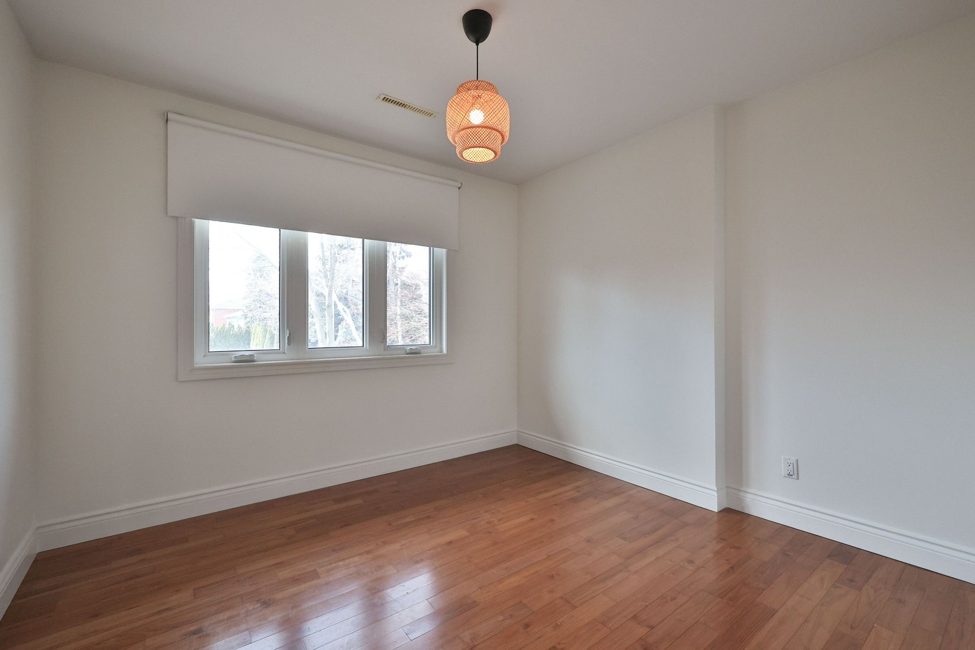 1439 Larchview Trail