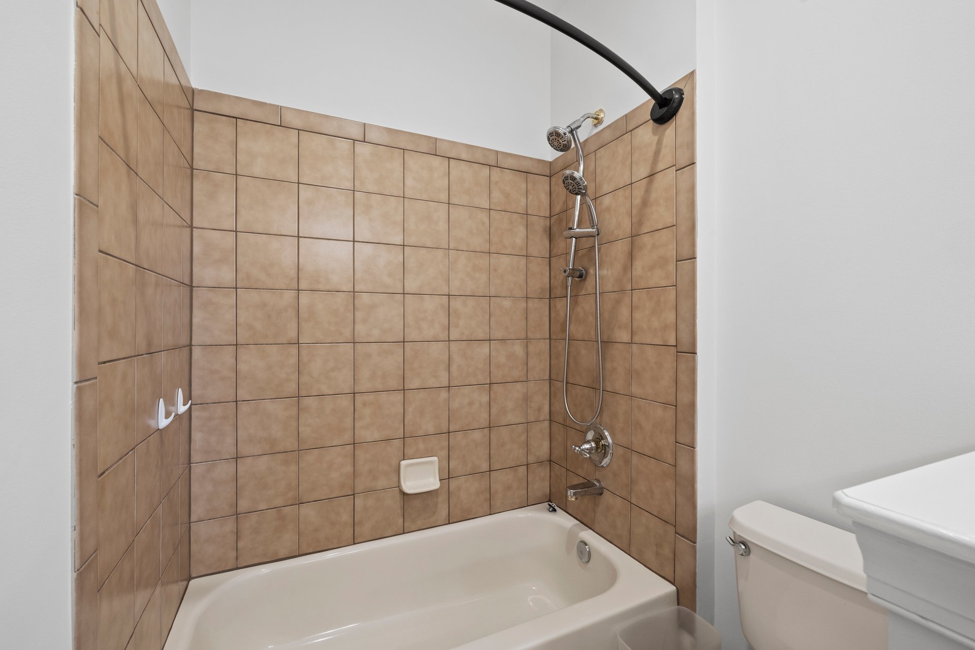 257 Farnsleigh Avenue