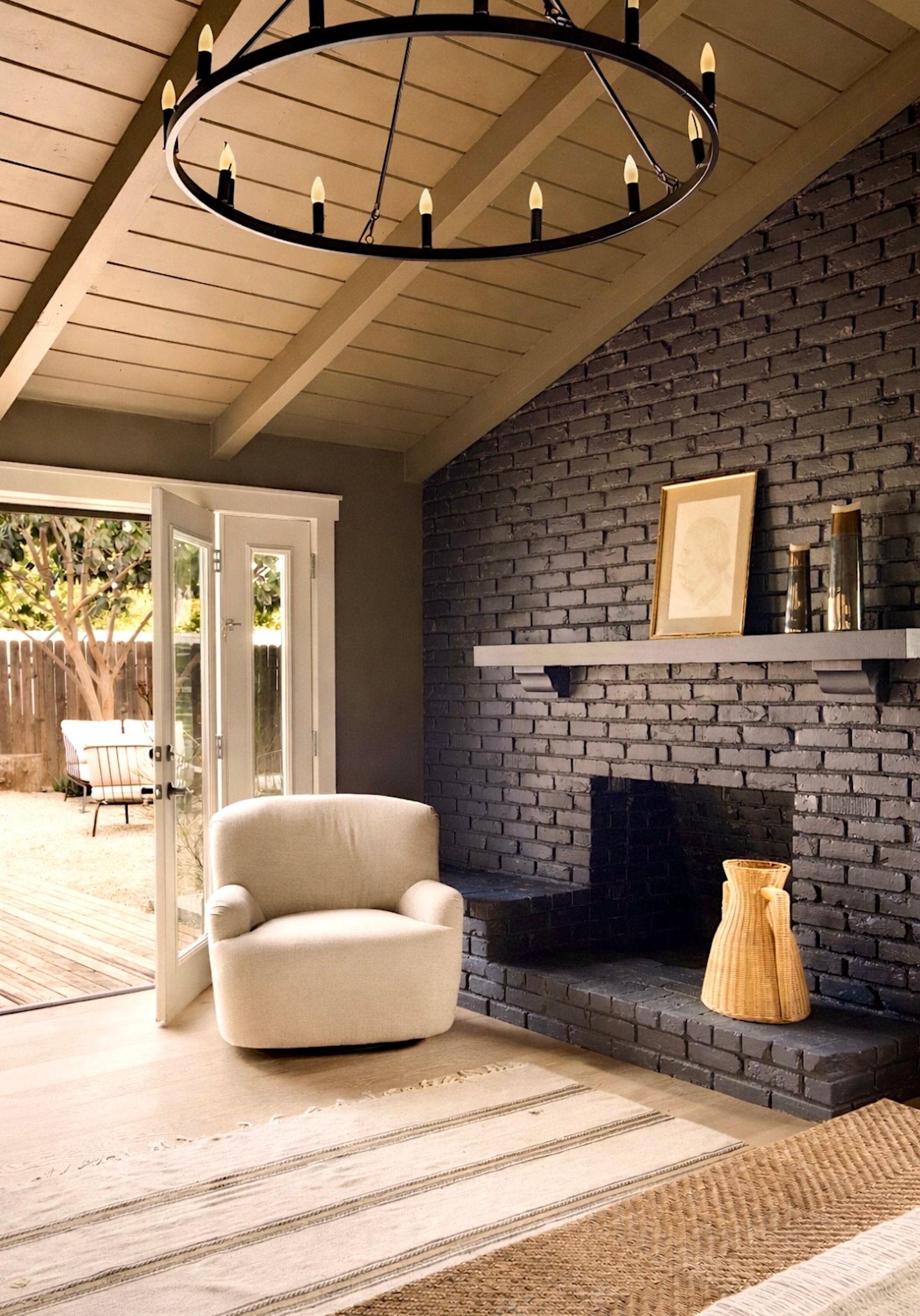 Outback Modern. Lake Balboa