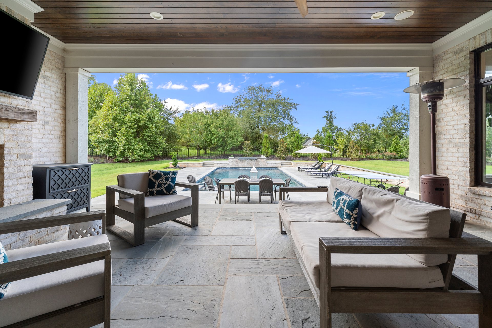  10160 Cedar Ridge Drive
