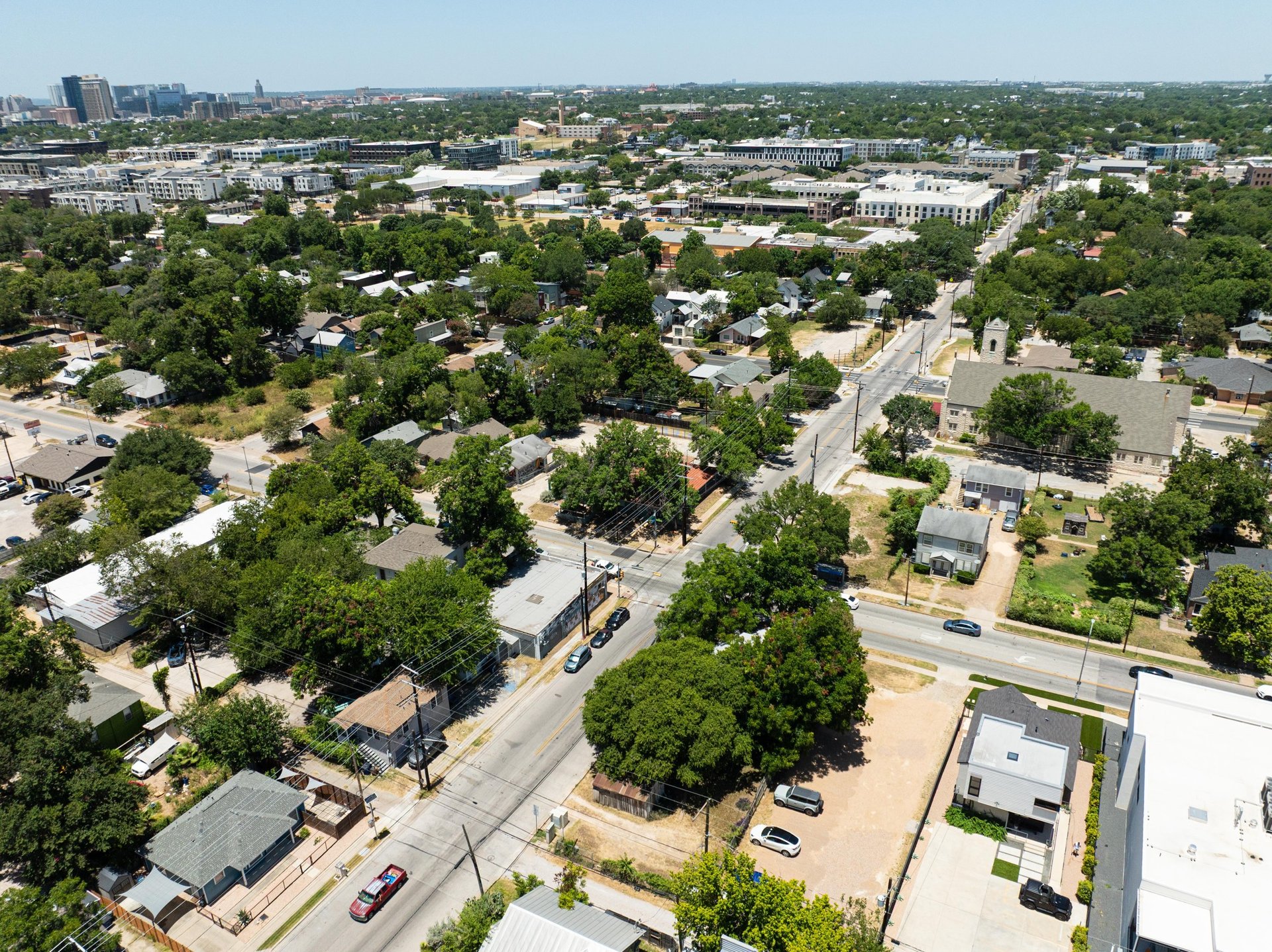 2201 E Cesar Chavez