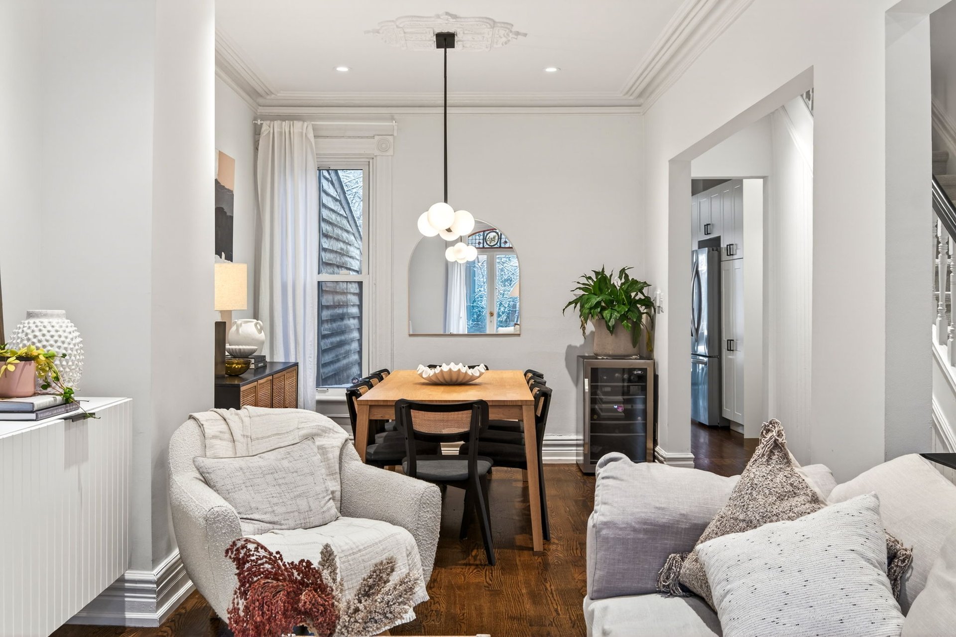 SOLD: Standout Residence In Coveted Summerhill