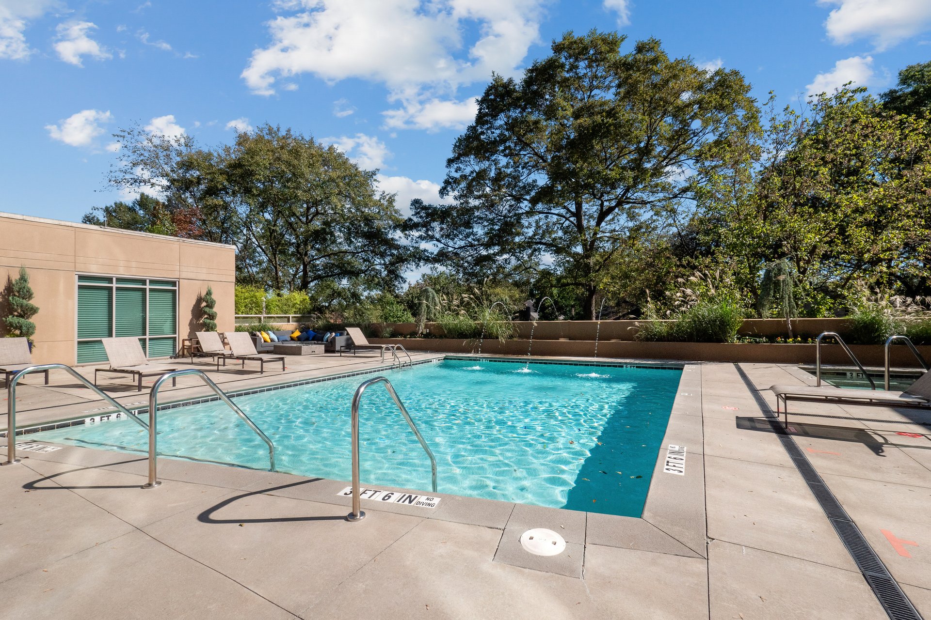 905 Juniper Street NE Unit 704