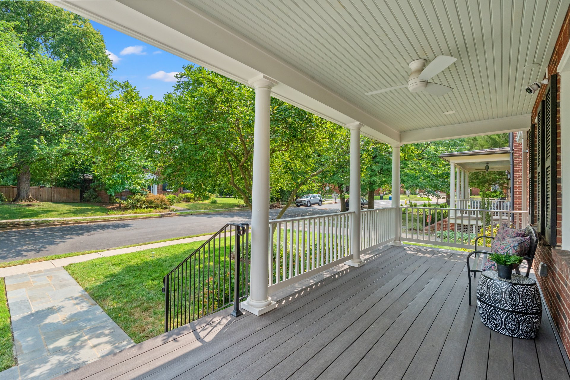 21 W Oak Street