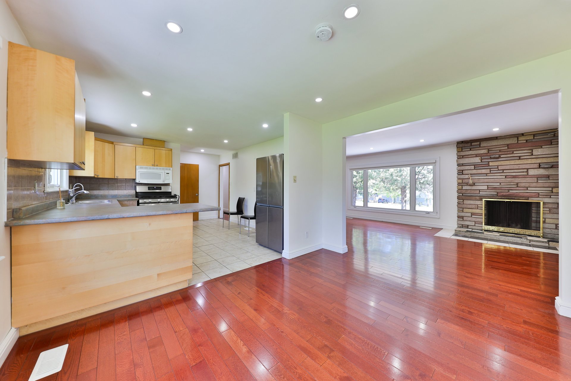 425 Plains Road W, Burlington