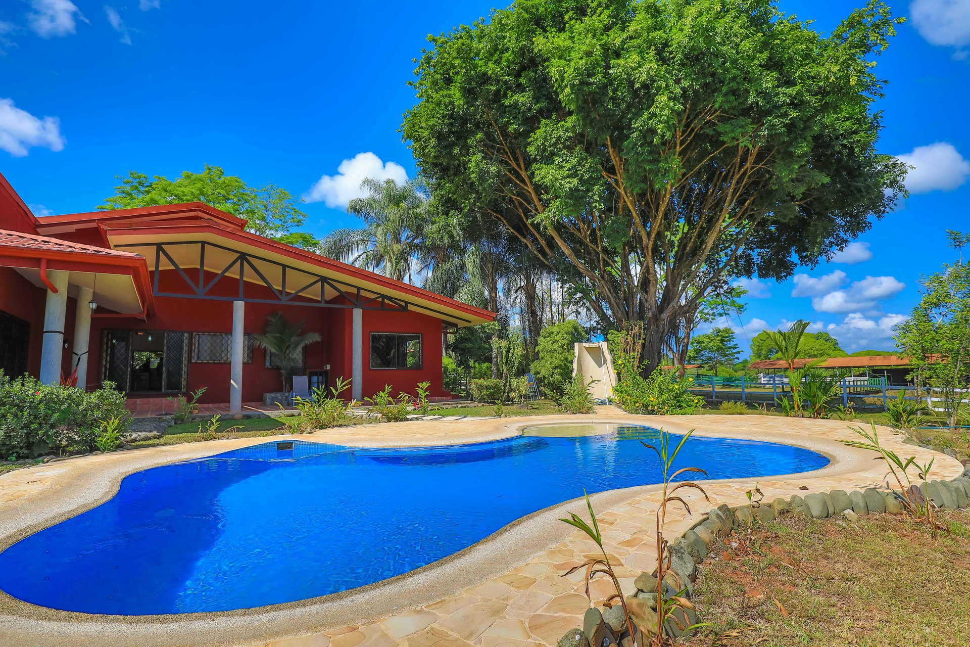 Hacienda-Style Retreat For Sale in Naranjito