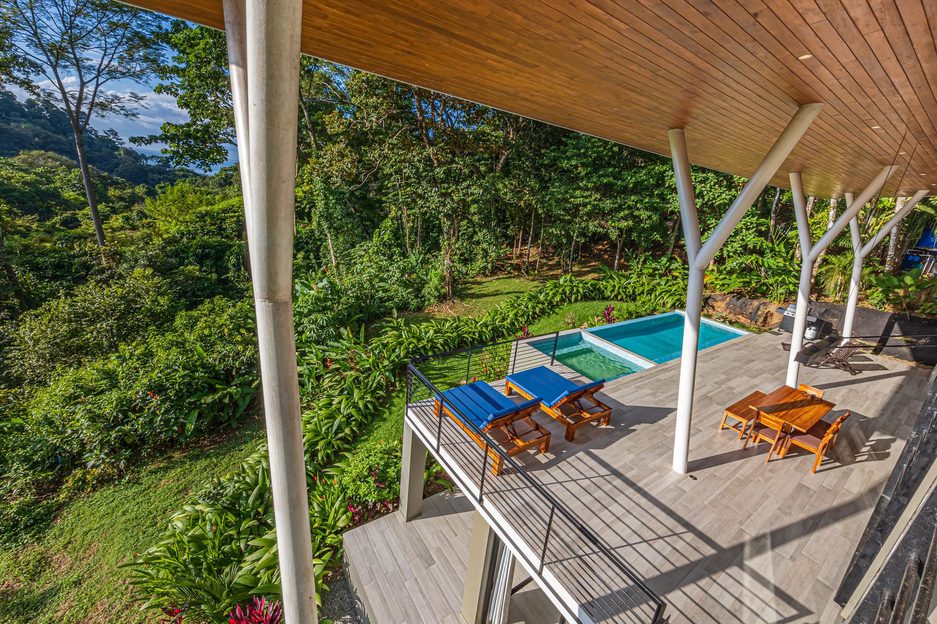 4 Bedroom Jungle Paradise with Ocean Views