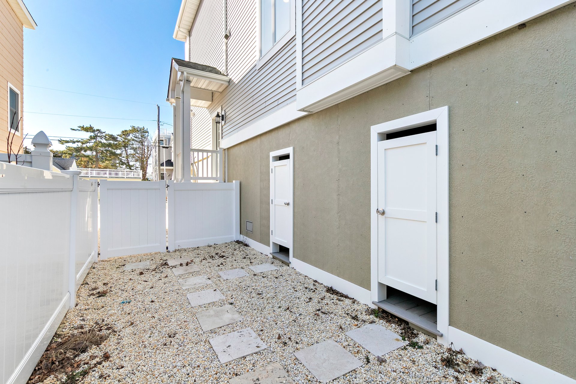 15 E 14th Street, Beach Haven