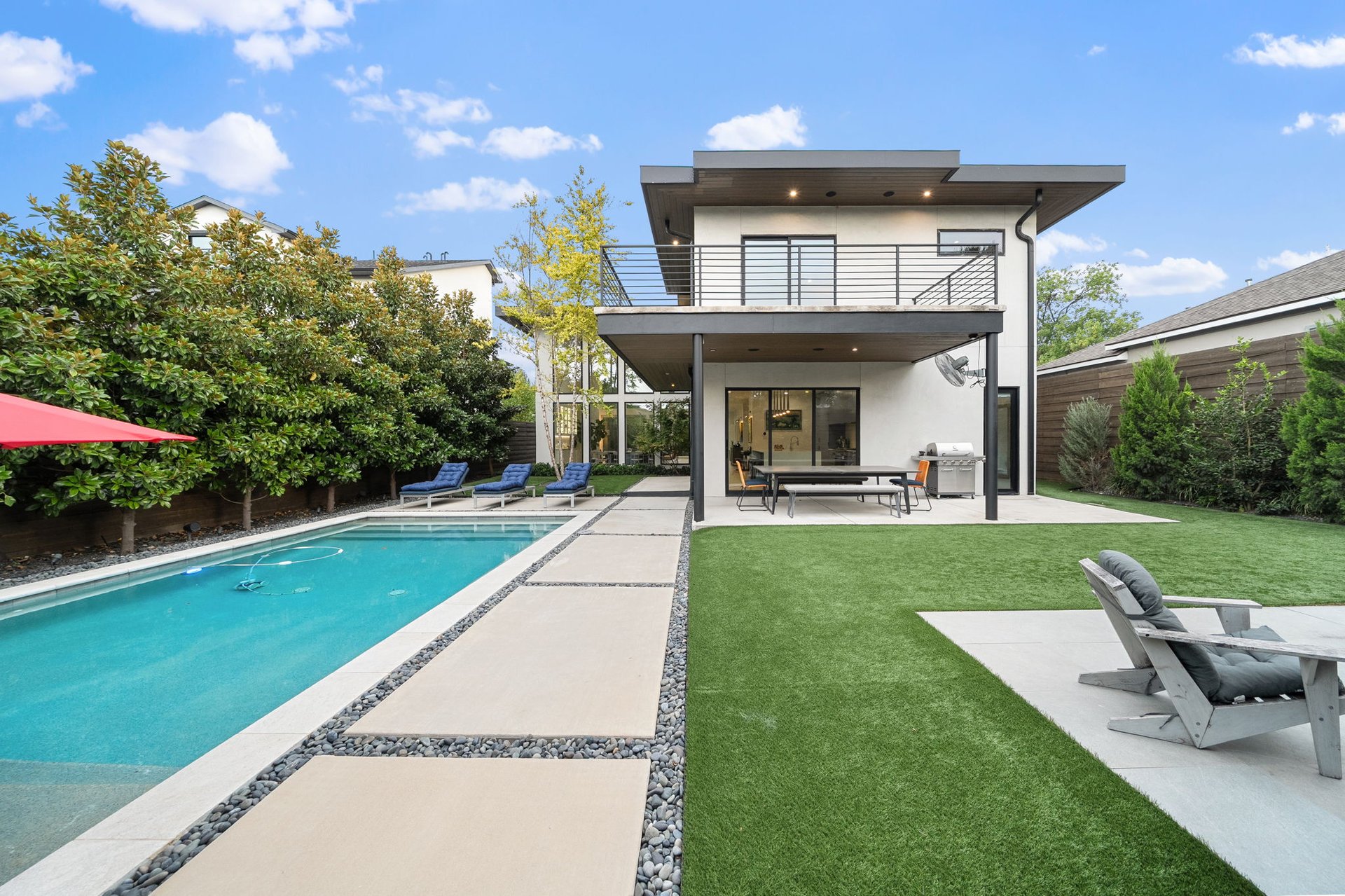 423 W Colorado Boulevard