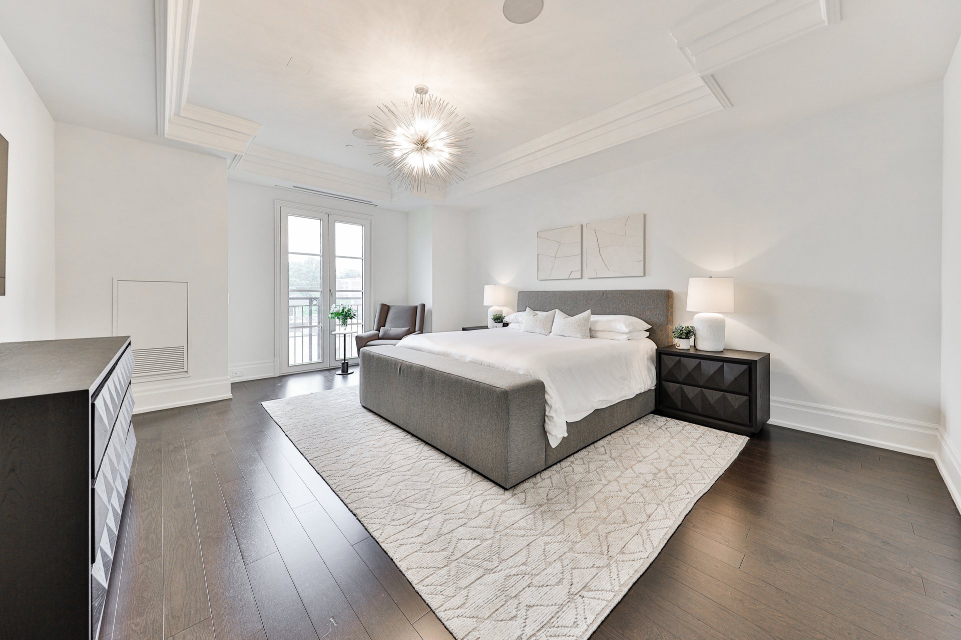 307-300 Randall Street, Oakville