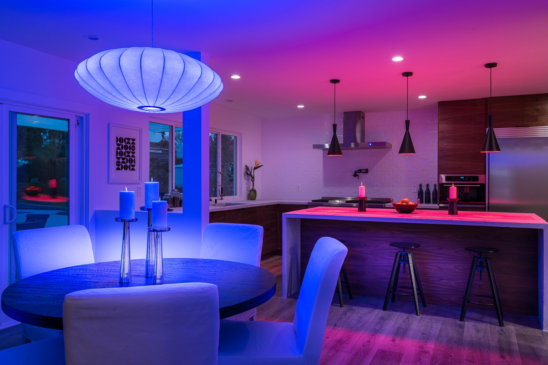 Mid-Century Smart Home in Woodland Hills