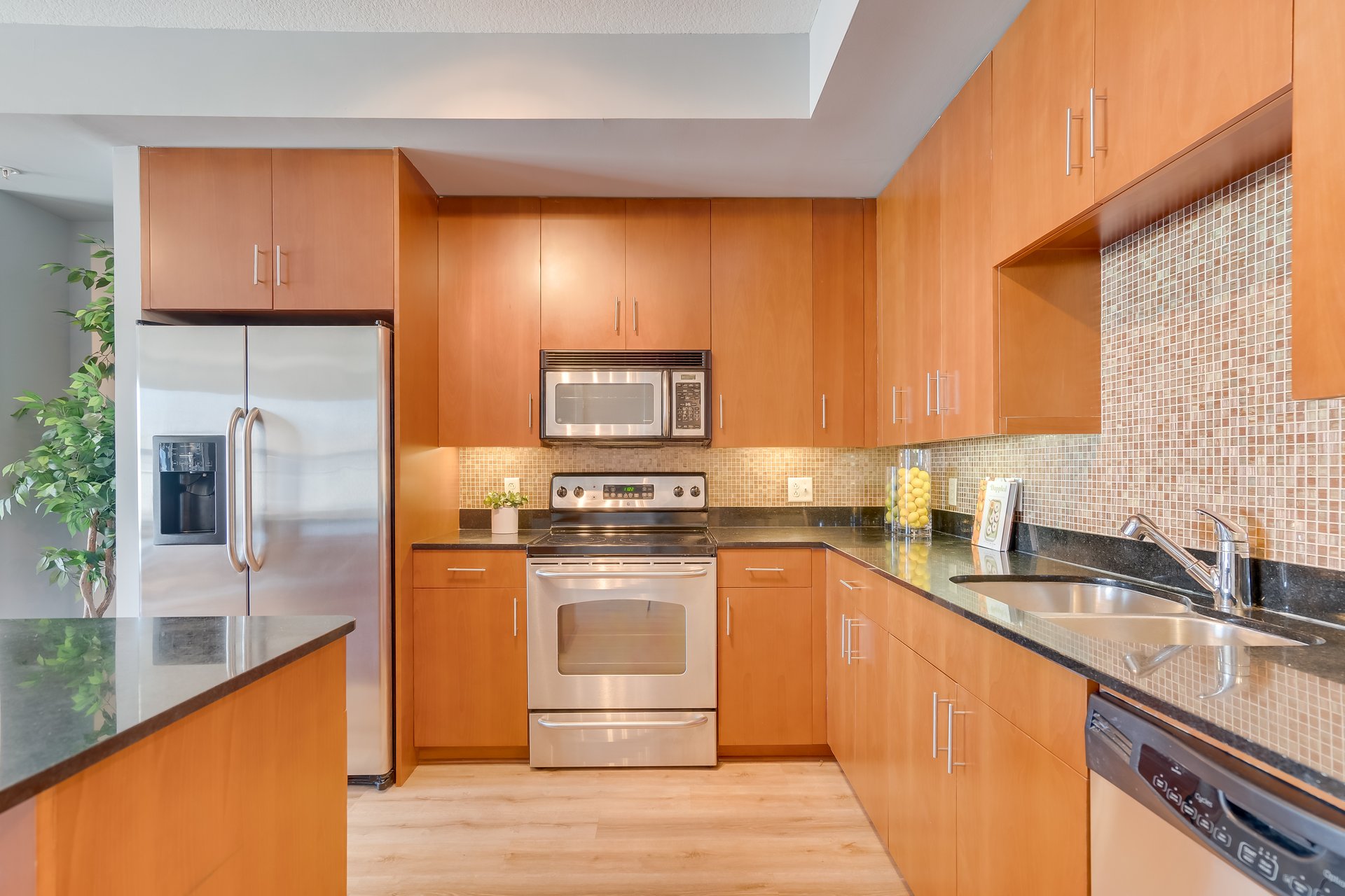 910 M St NW #1008