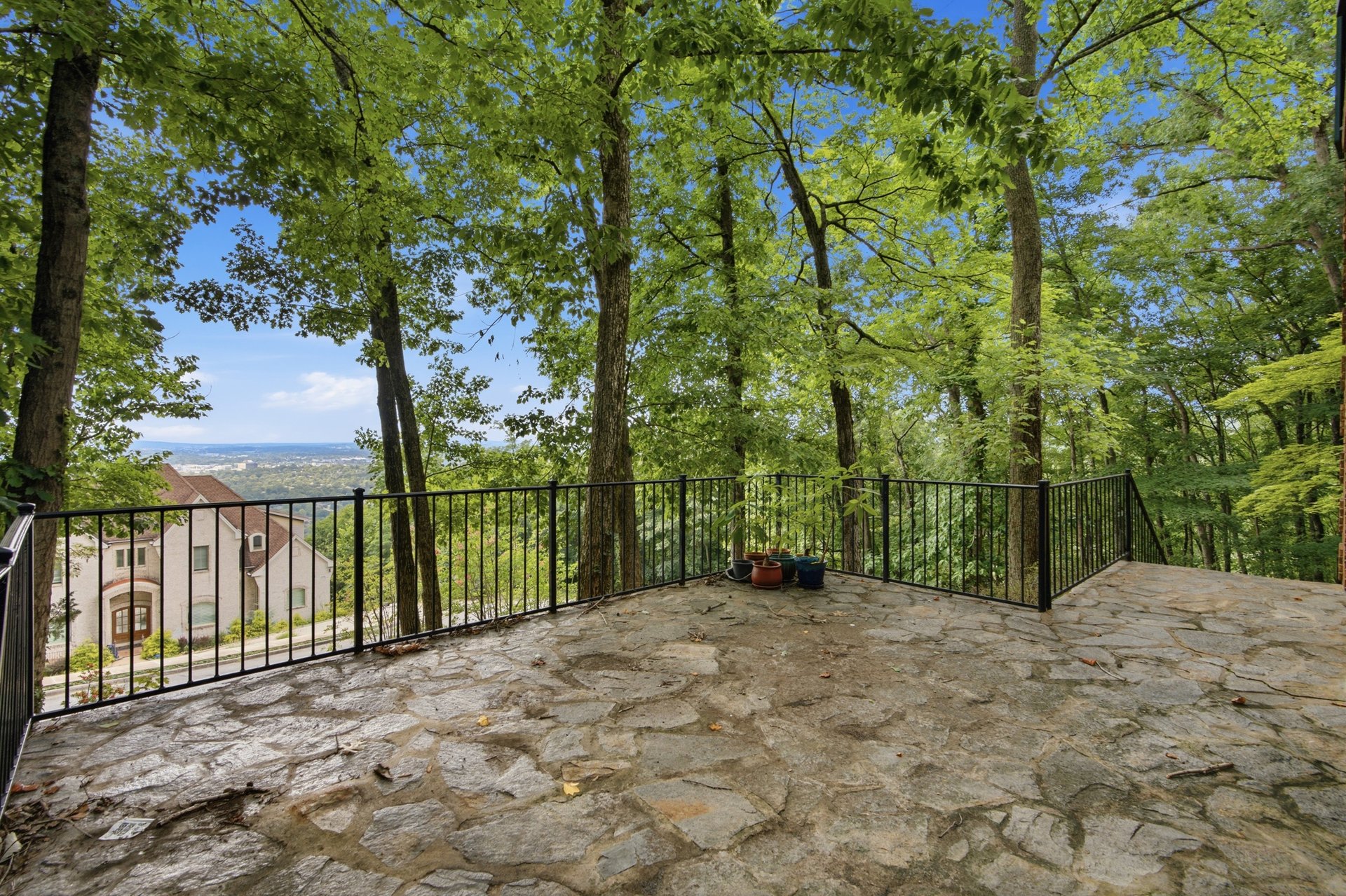 Where Luxury Meets the View on Monte Sano