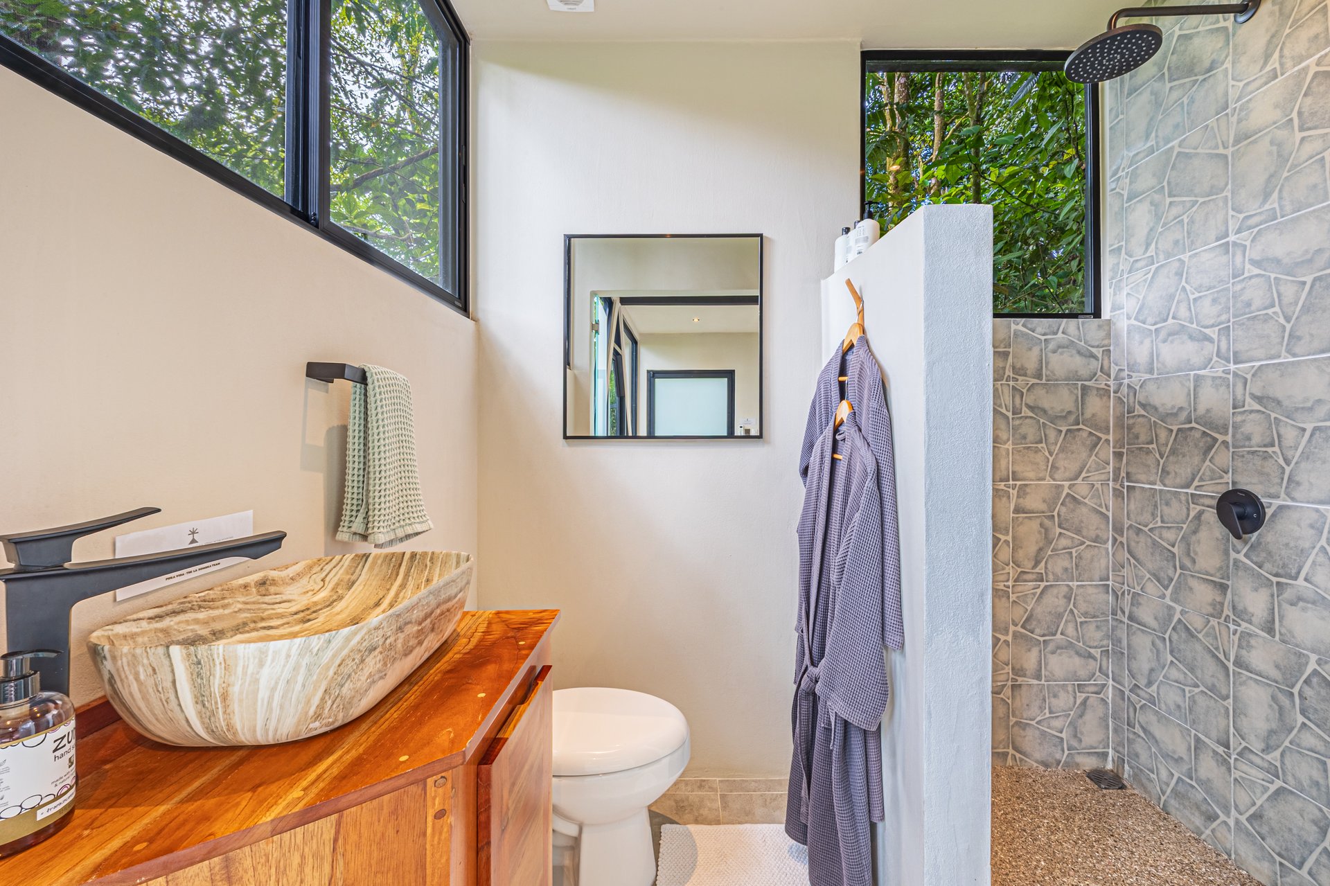 La Sombra Villas, Where Nature Meets Comfort in Tinamates!