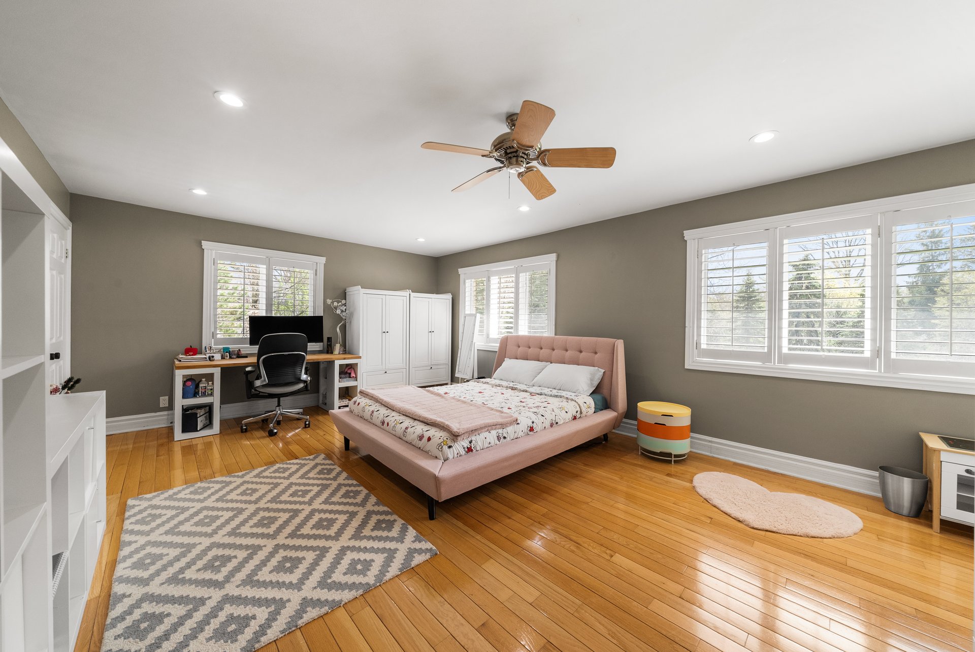 2154 Oneida Cres