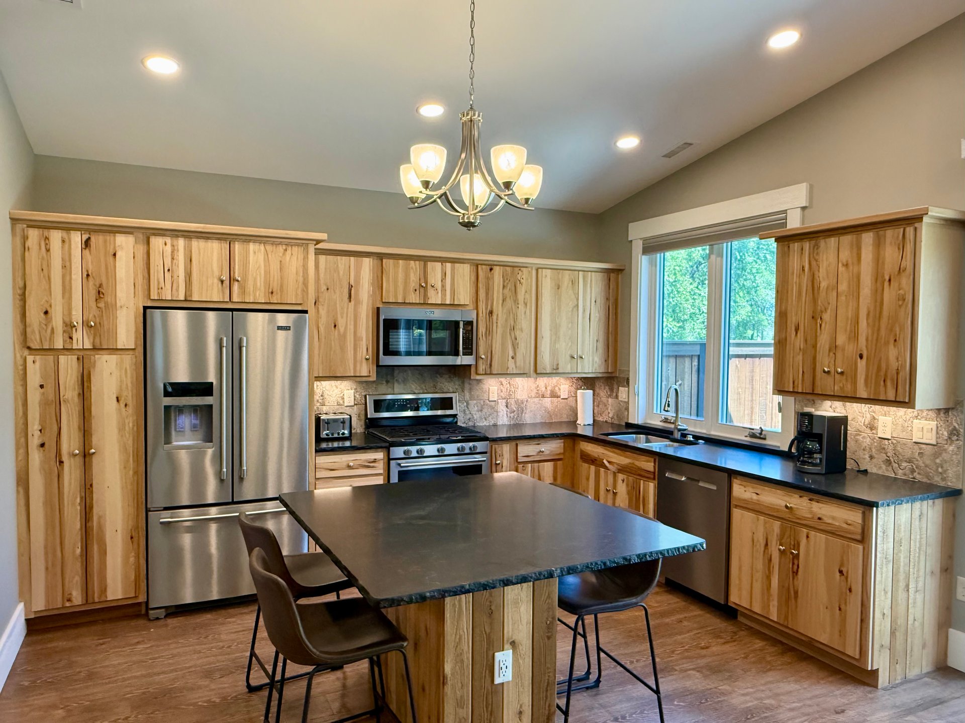 11 Creekside Lane