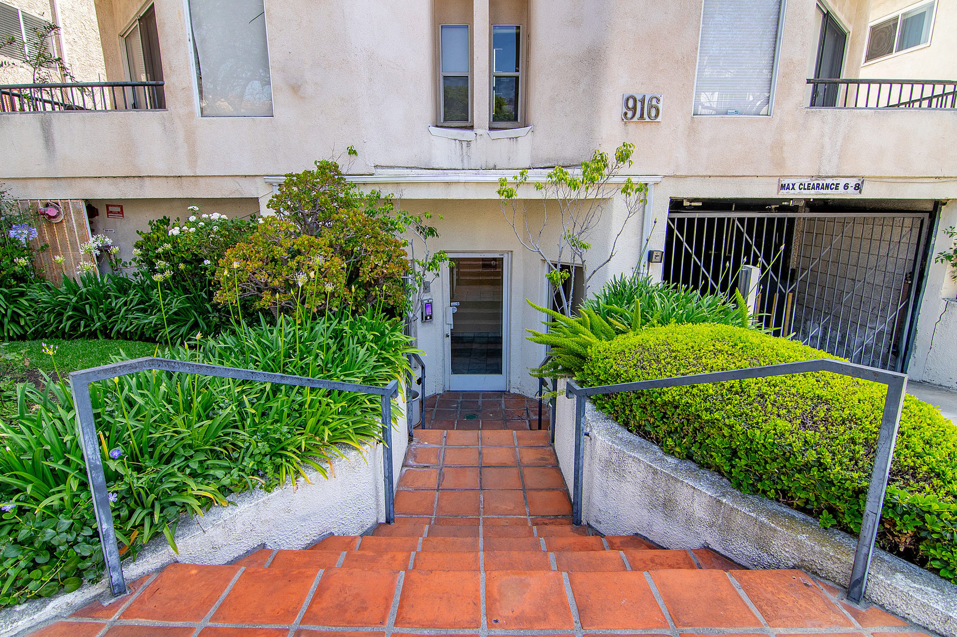 916 S. Shenandoah St. # 1