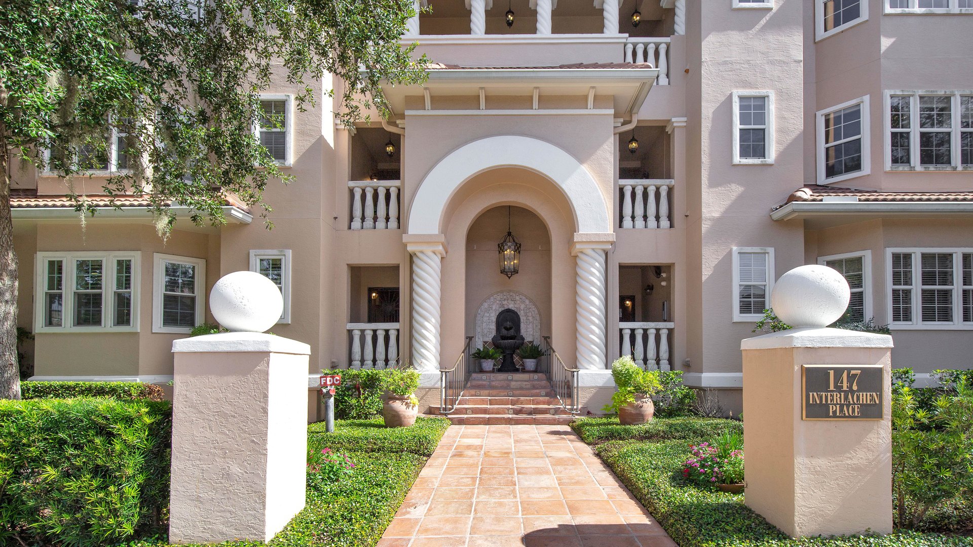 147 S Interlachen Ave Unit 301