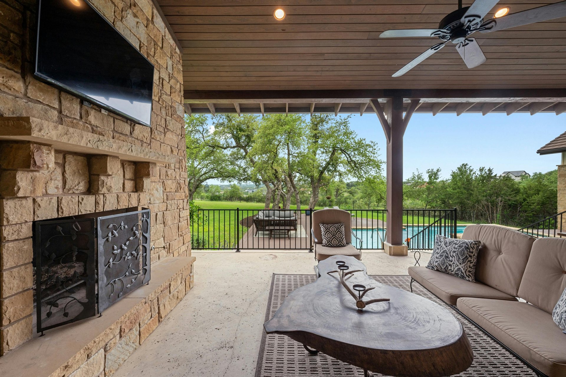 8024 Carlton Ridge
