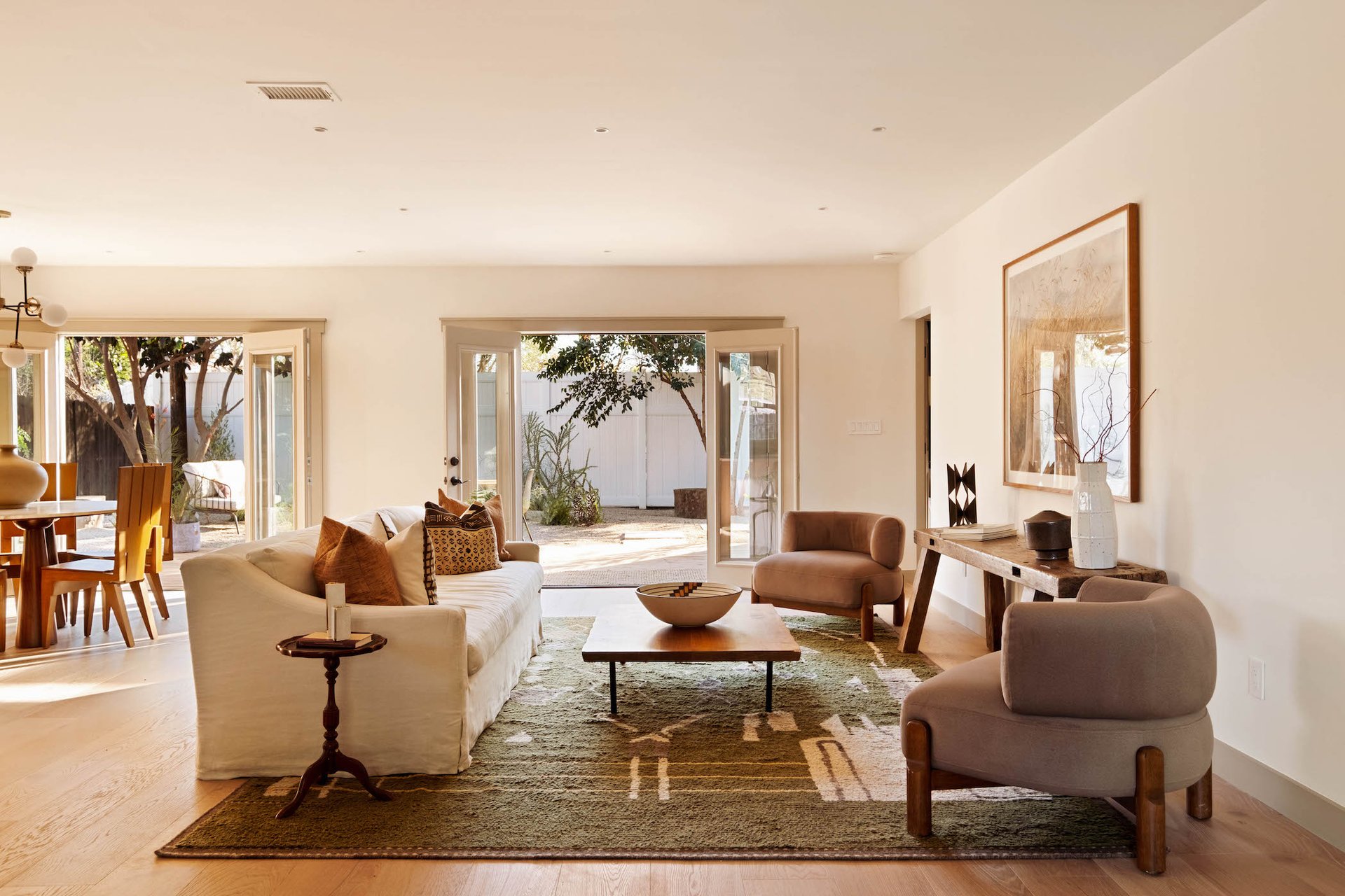 Outback Modern. Lake Balboa