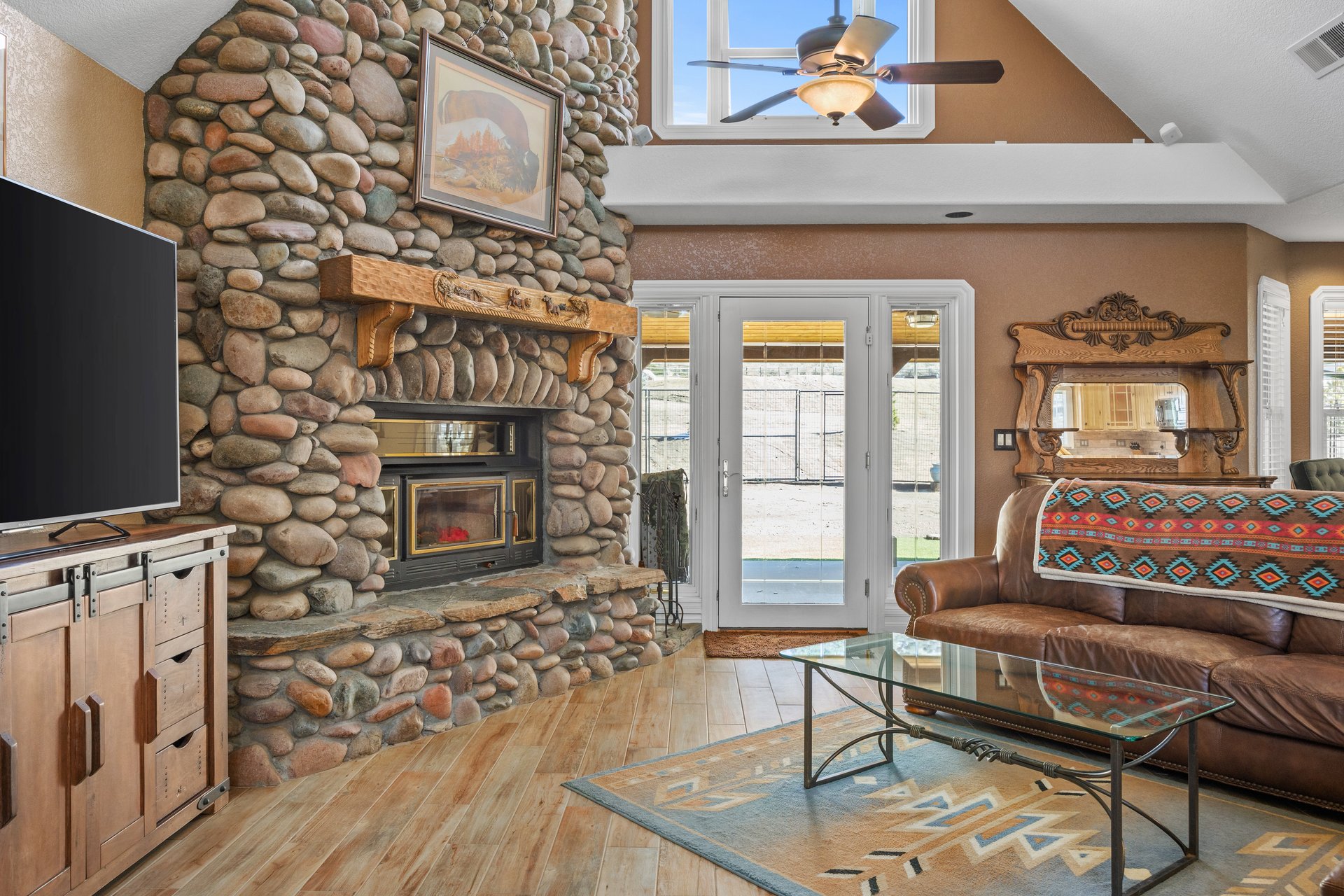 Equestrian Estate in Bear Valley Springs: 25820 Skyline Drive