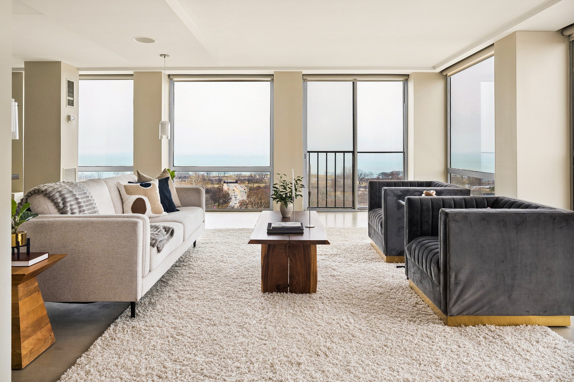 345 W Fullerton Parkway Unit: 1801