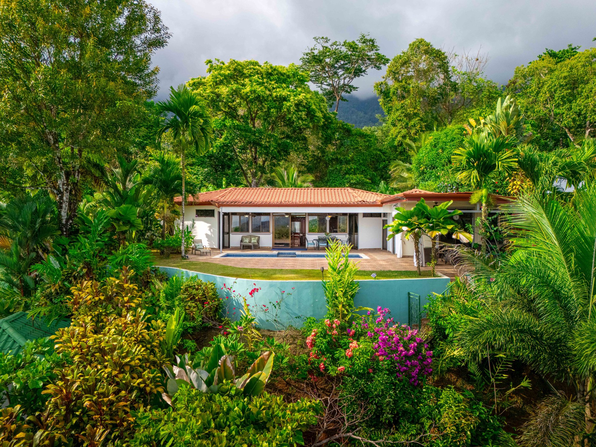 Expansive Ocean Views, Central Ojochal - 3 bed, 3 bath!