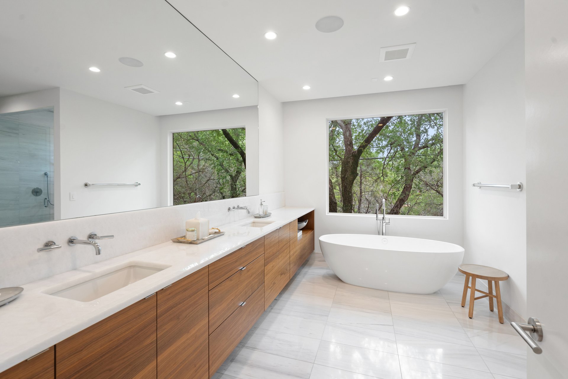 Modern Luxury Meets Natural Serenity