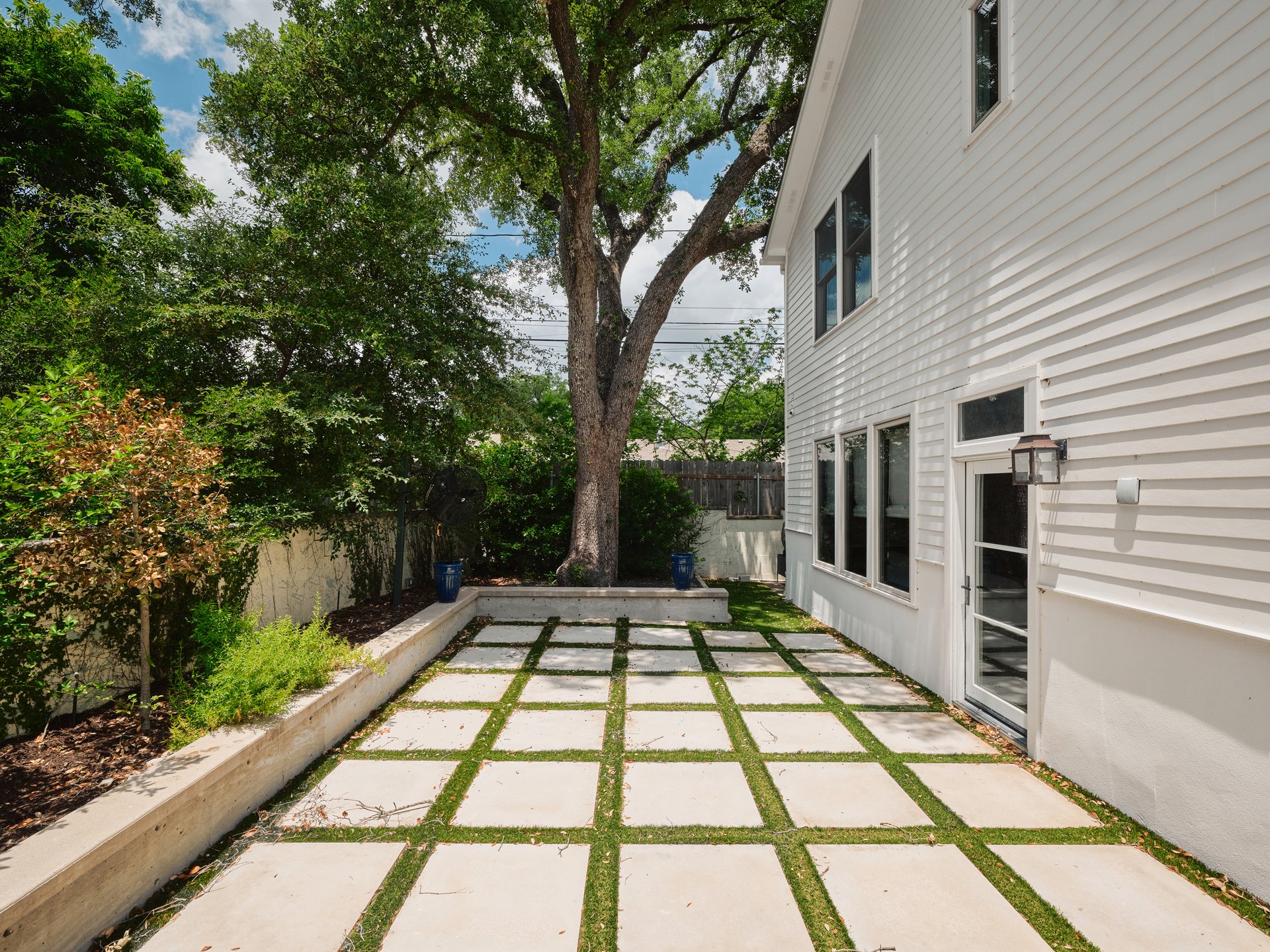 2501 Tower Dr