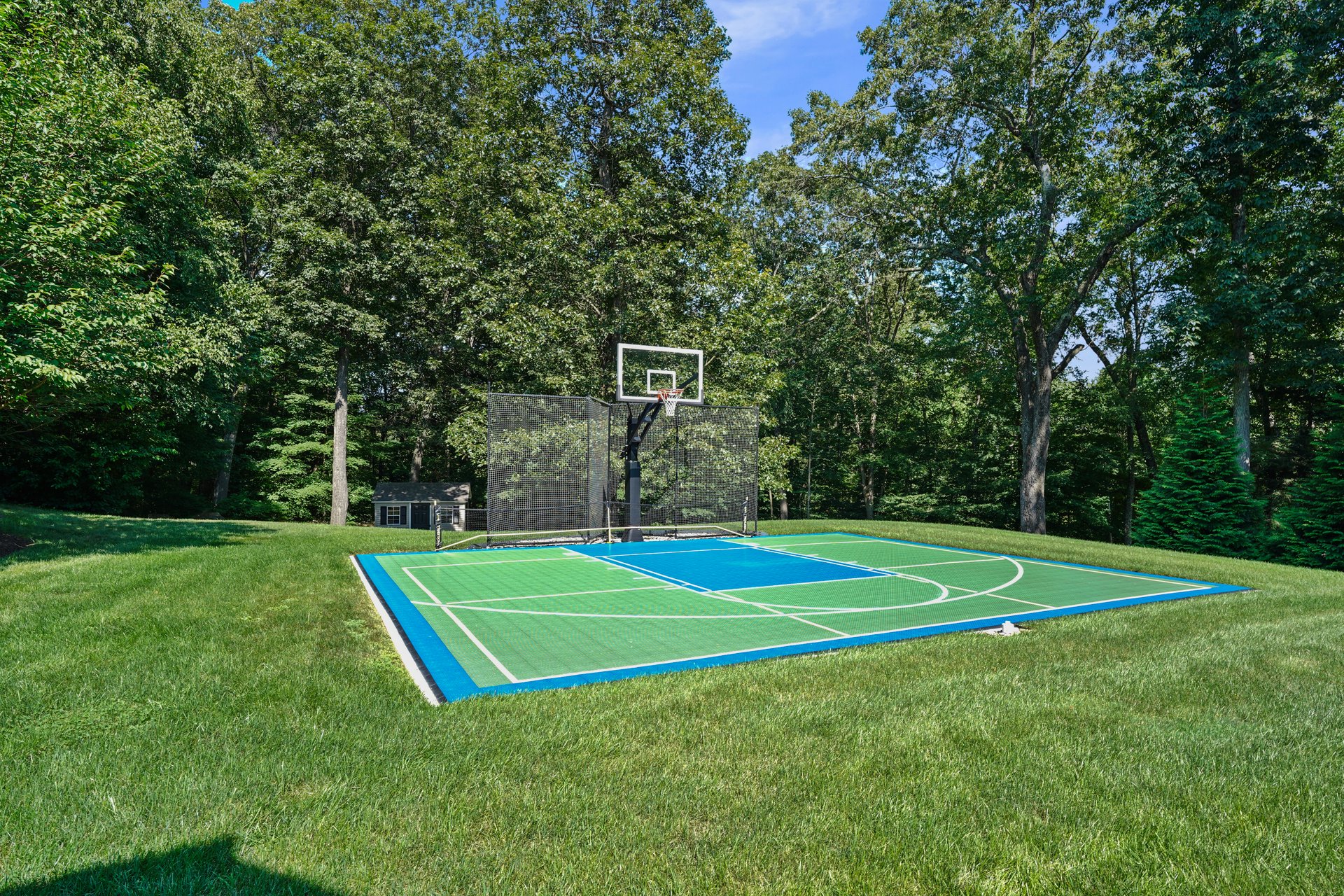 18 N Nabby Rd, Danbury, CT 06811