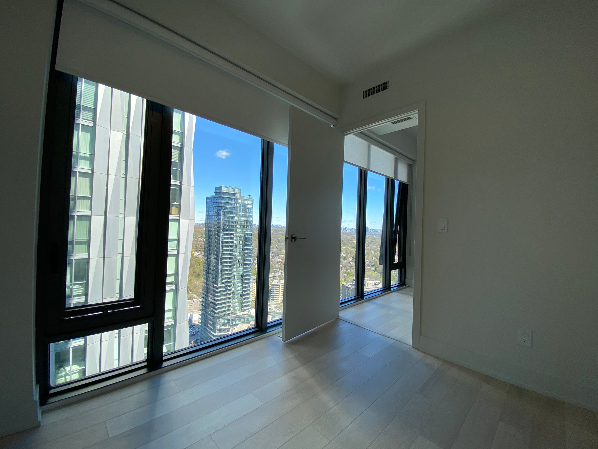 8 Cumberland Street Unit: 3007