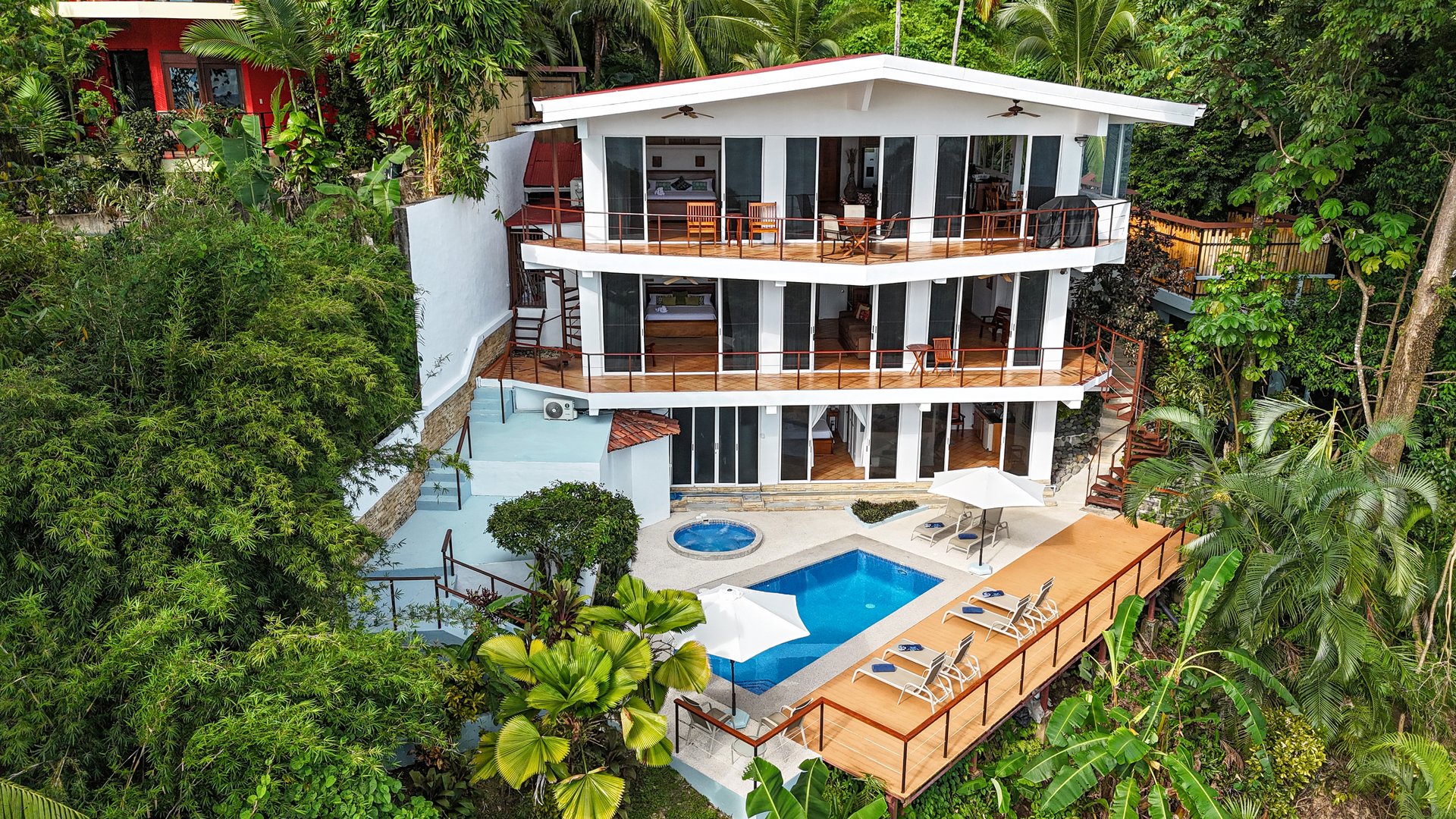 Villa Alegria with Outstanding Ocean View and Short Walk to the Beach