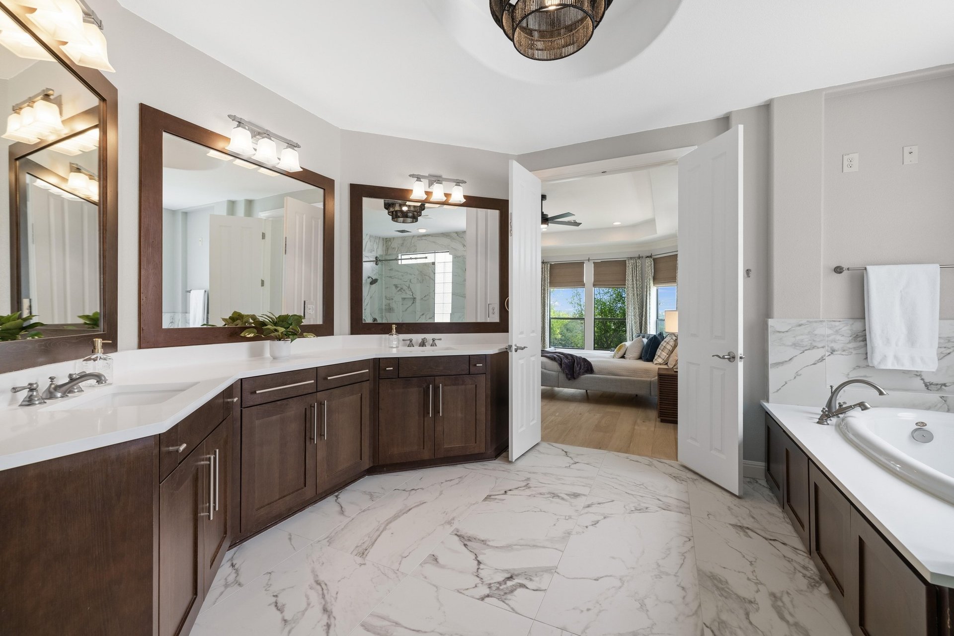 1501 University Club Drive