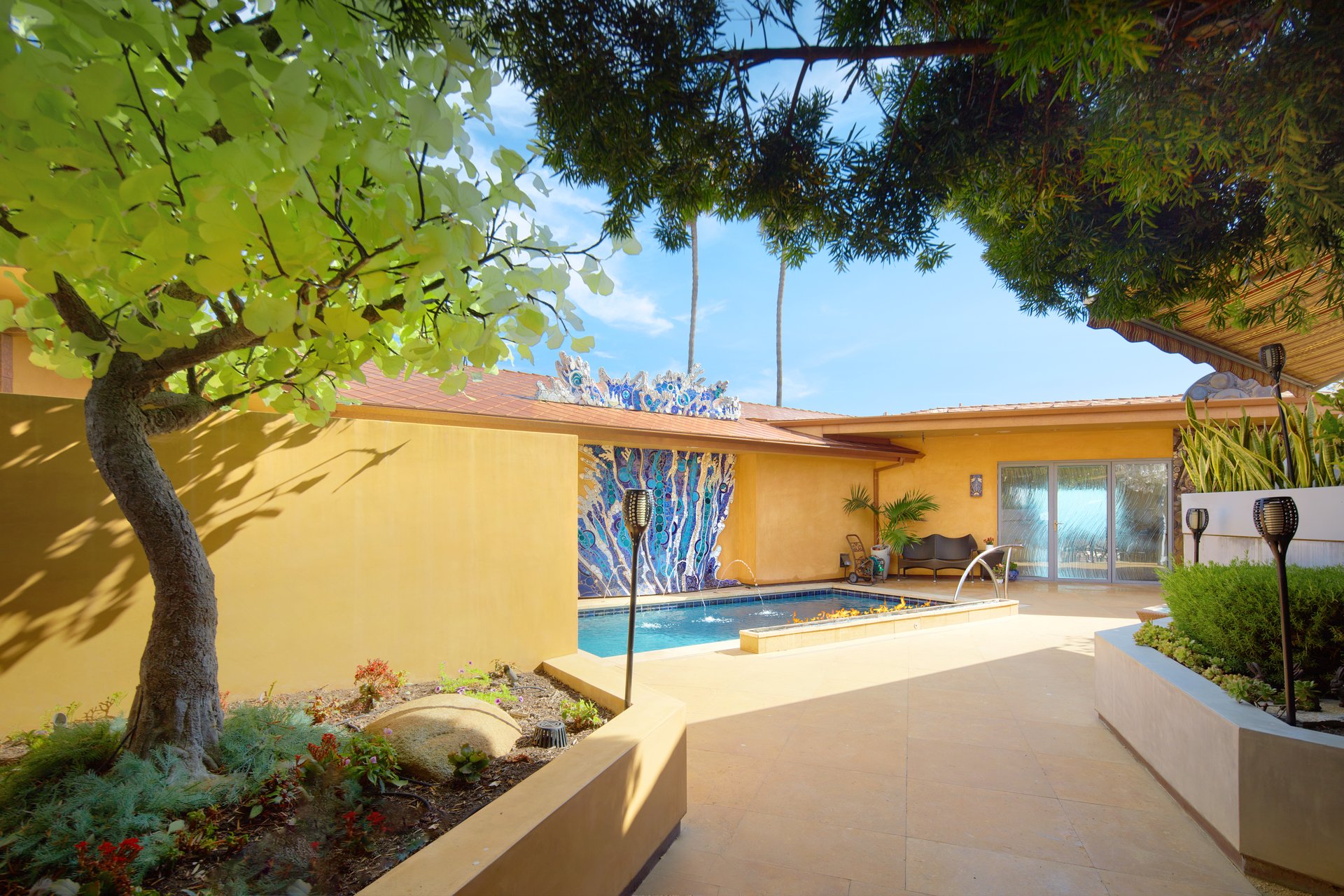 111 S La Senda Drive