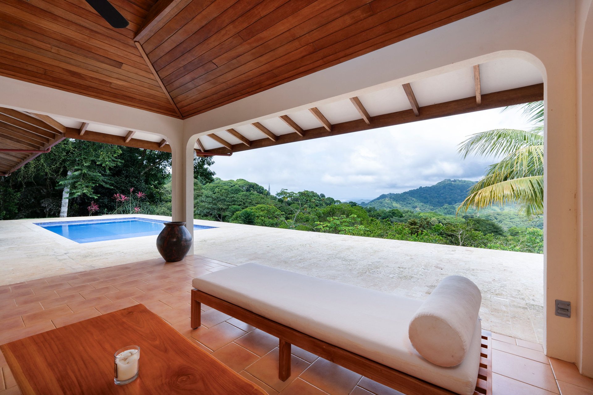 OCEAN AND MOUNTAIN VIEW 3 BEDROOM HOME WITH POOL IN LAGUNAS