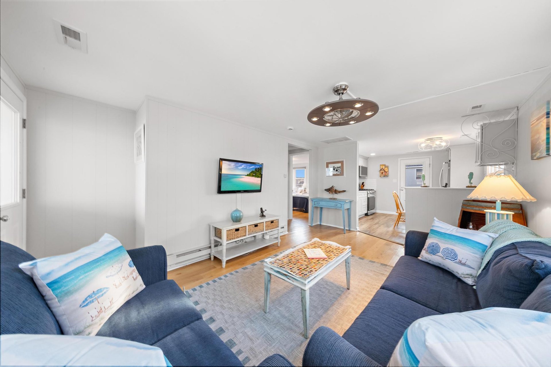 216 Taylor Ave, 2nd Floor Unit