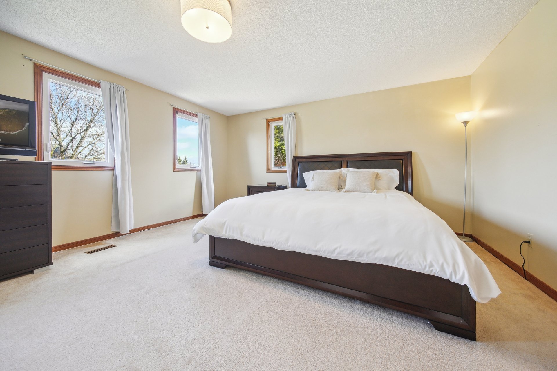 3-BED, 3-BATH OASIS