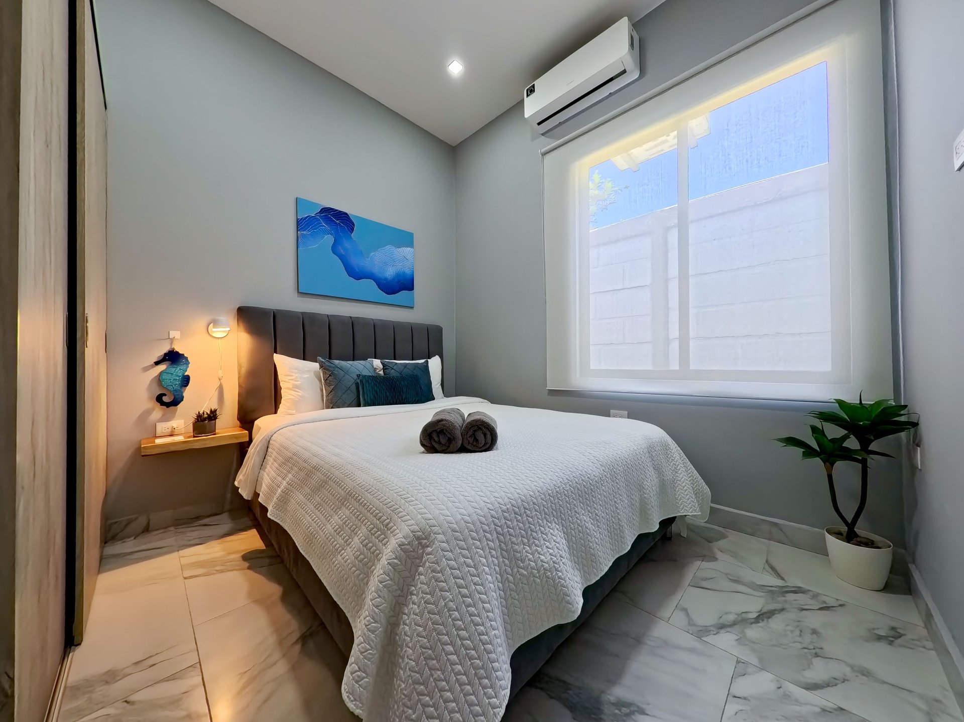 Great Location Brand New Pool House