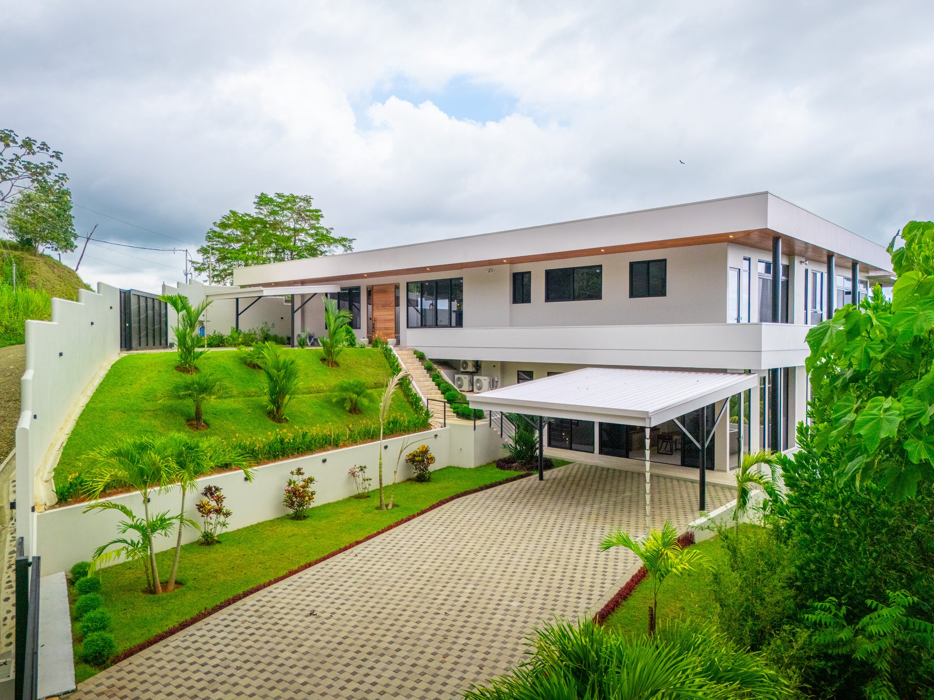 Lion's Gate Sunset Estate