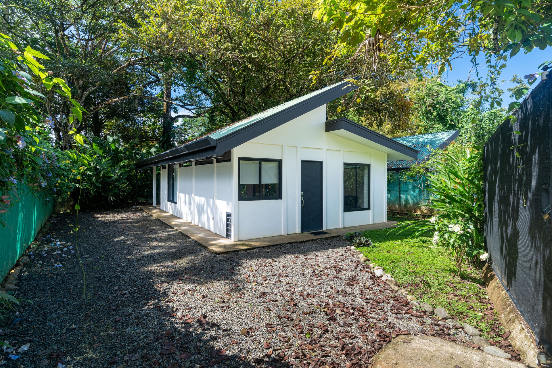 Turnkey Property with 3 Income-Generating Homes in an Exceptional Uvita Location